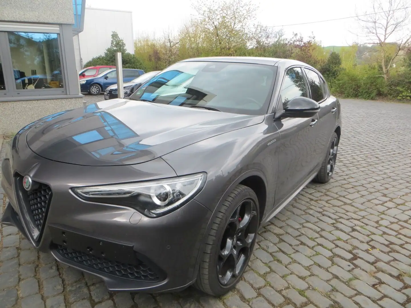 Alfa Romeo Stelvio Veloce AT8-Q4 Grau - 2