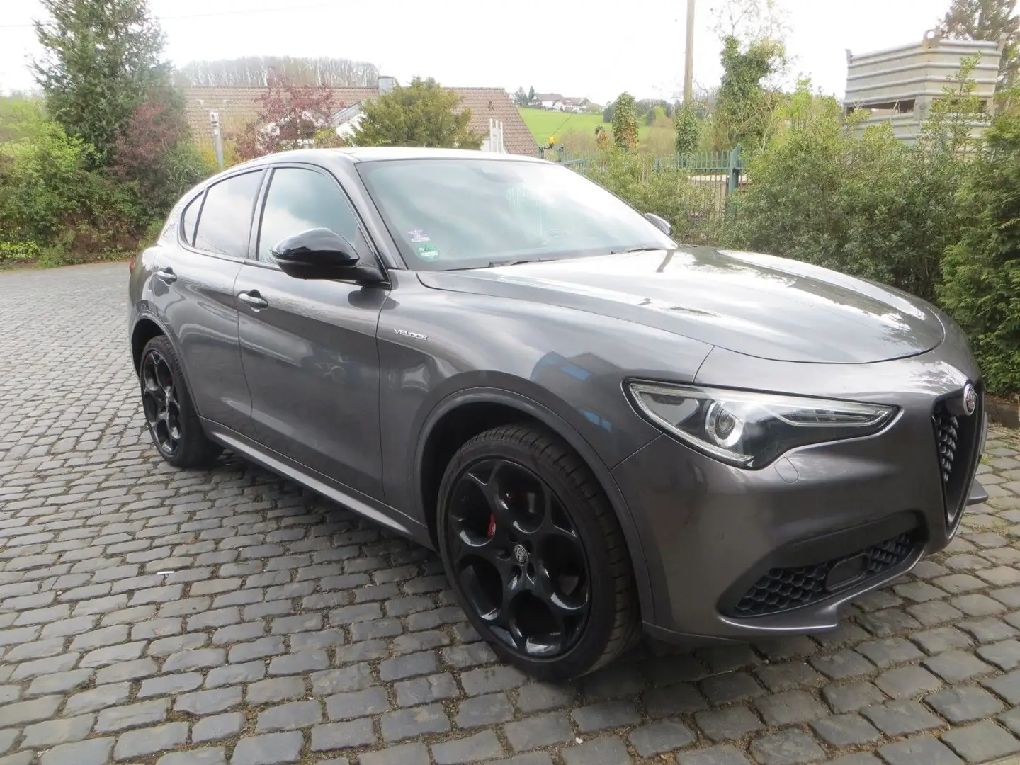Alfa Romeo Stelvio Veloce AT8-Q4 Grau - 1