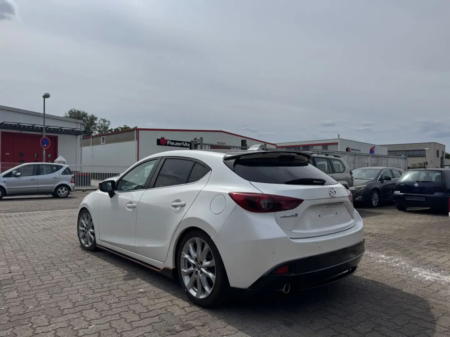 Mazda 3 Lim. Sports-Line Euro 6 bijela - 2
