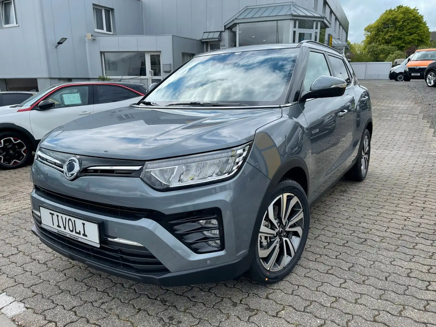 SsangYong Tivoli Sapphire Automatik Grau - 2
