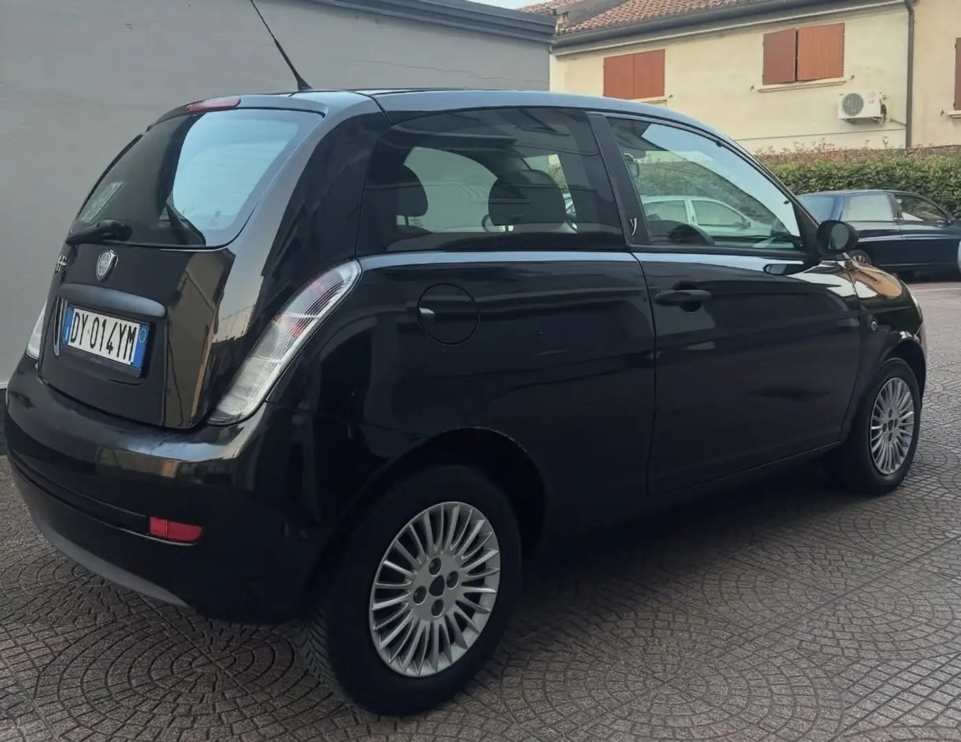 Lancia Ypsilon 1.2 8v Versus - 2