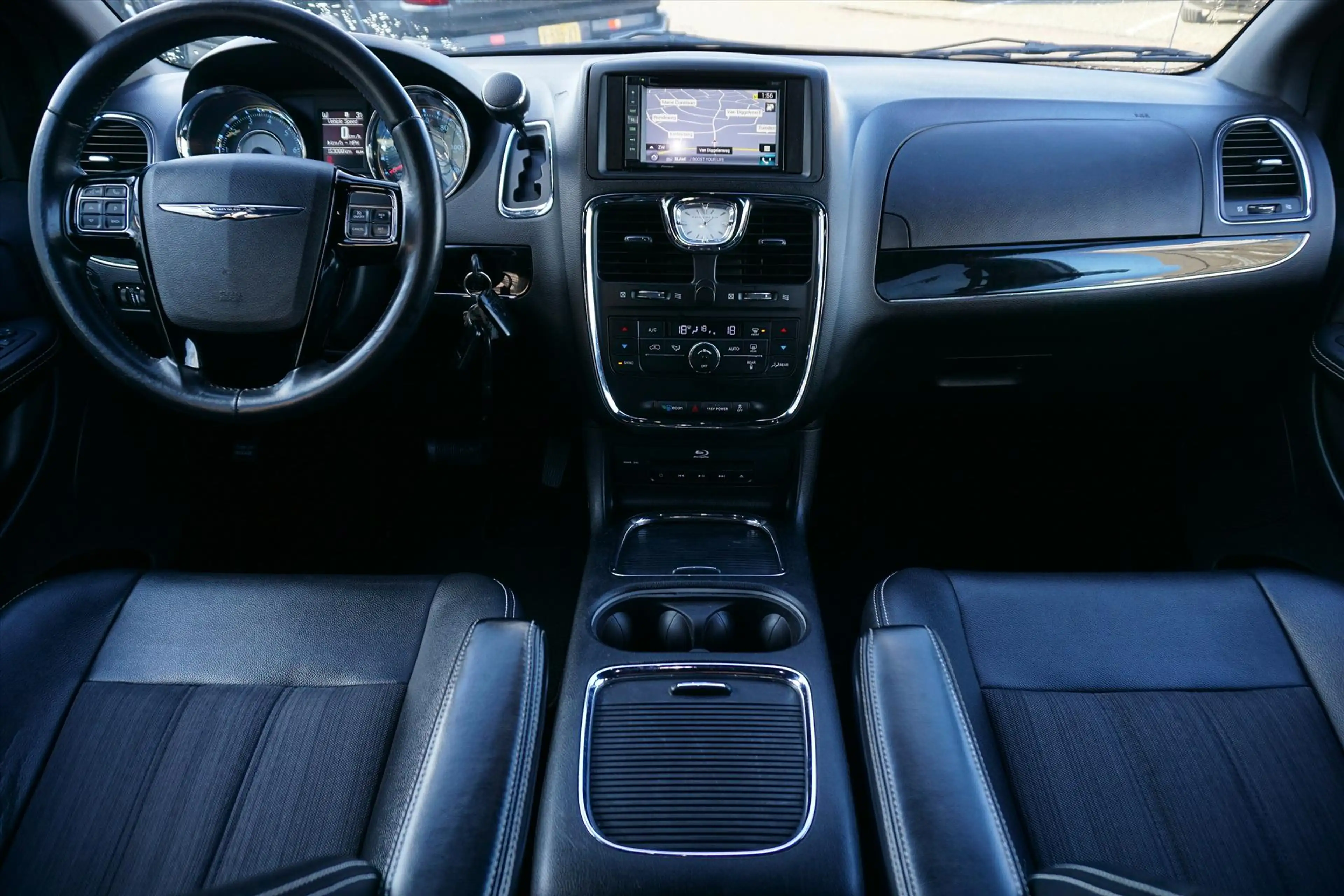 Chrysler Grand Voyager 3.6 V6 Stow&Go / 7-Persoons / Navi / Camera / TV / — photo 7