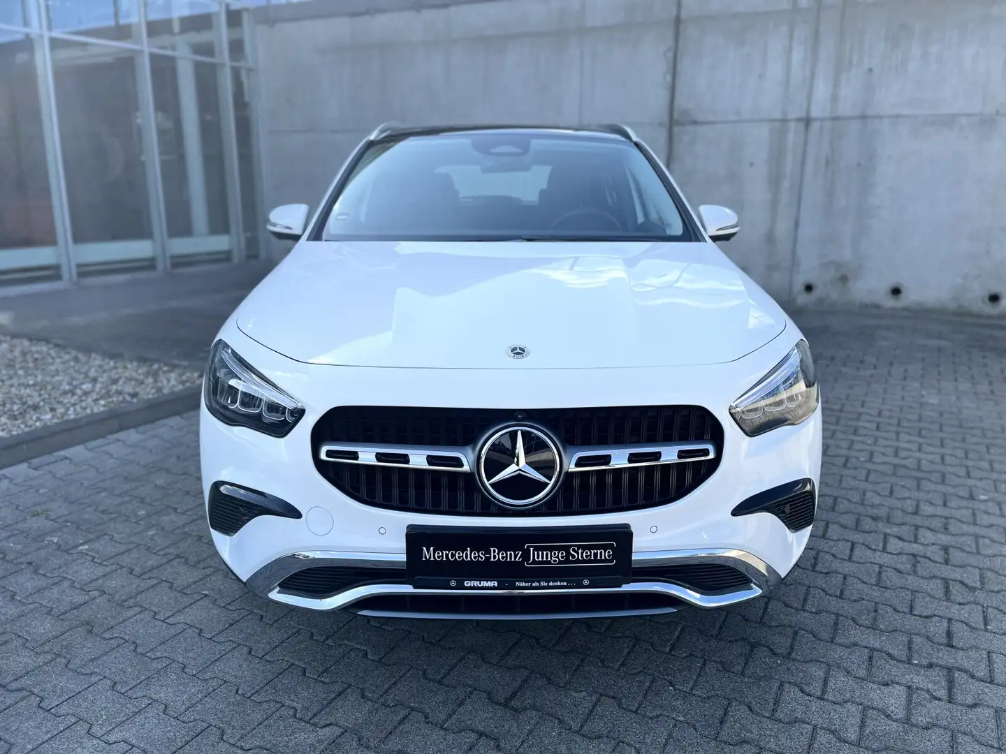 Mercedes-Benz GLA 220 GLA 220 d 4M Progr.Advanced+Pano+AHK+360°+Winter Weiß - 2