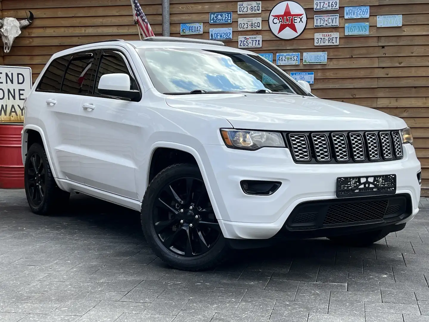 Jeep Grand Cherokee 3,6L LAREDO 4X4 Schiebed. LPG AHK Weiß - 2
