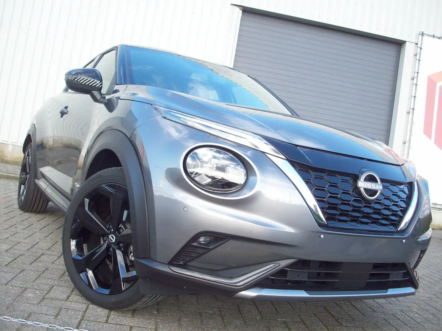 Nissan Juke 1.6 DIG - T Hybride Premiere Edition Gris - 1