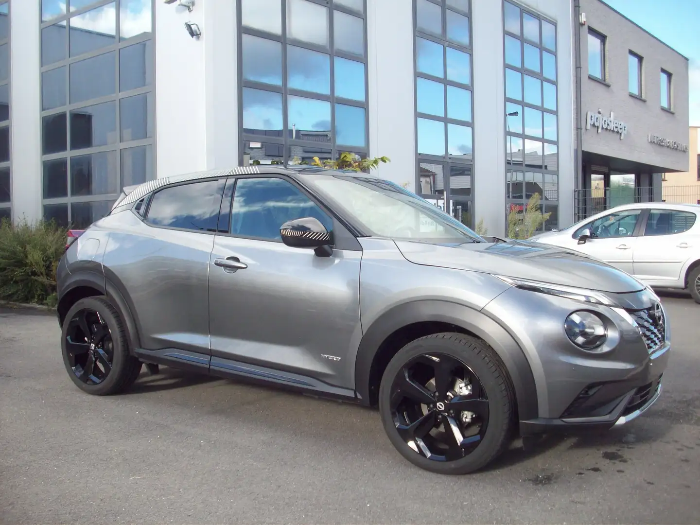 Nissan Juke 1.6 DIG - T Hybride Premiere Edition Gris - 2