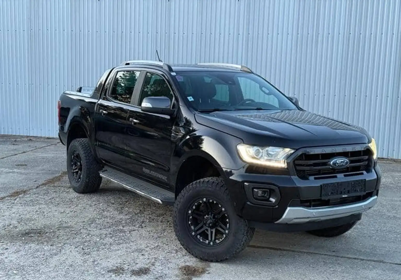 Ford Ranger 2.5 Turbo 4x4 Noir - 1