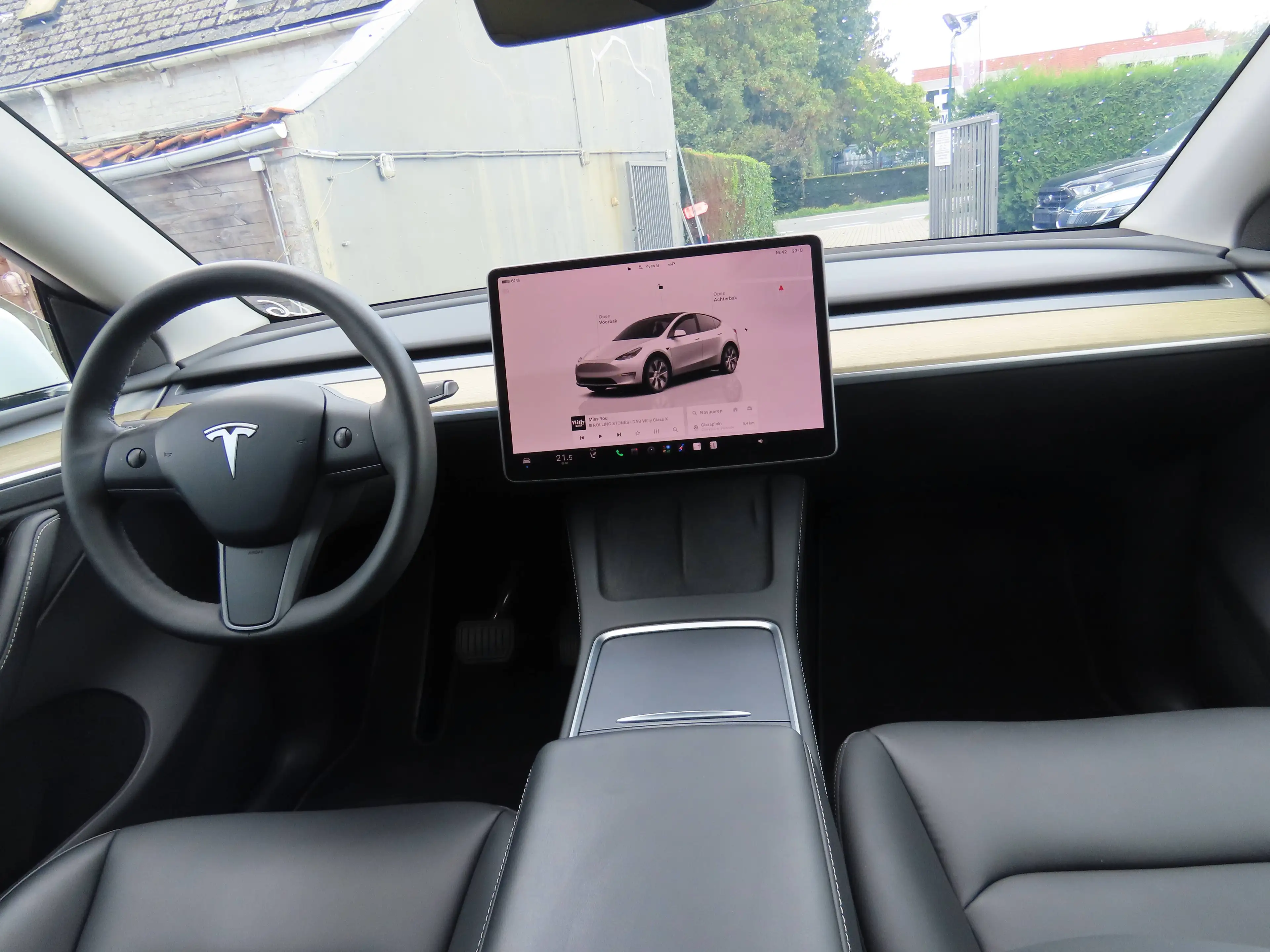 Tesla Model Y — photo 9