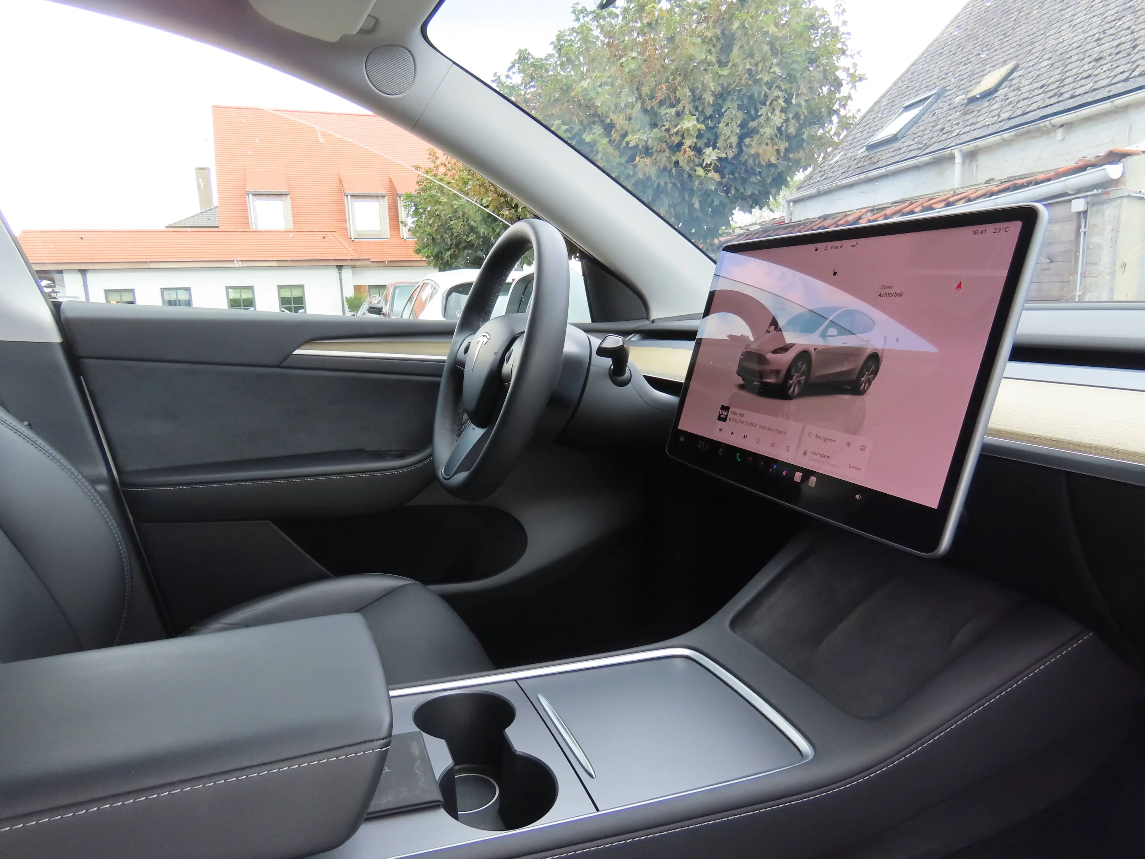 Tesla Model Y — photo 5
