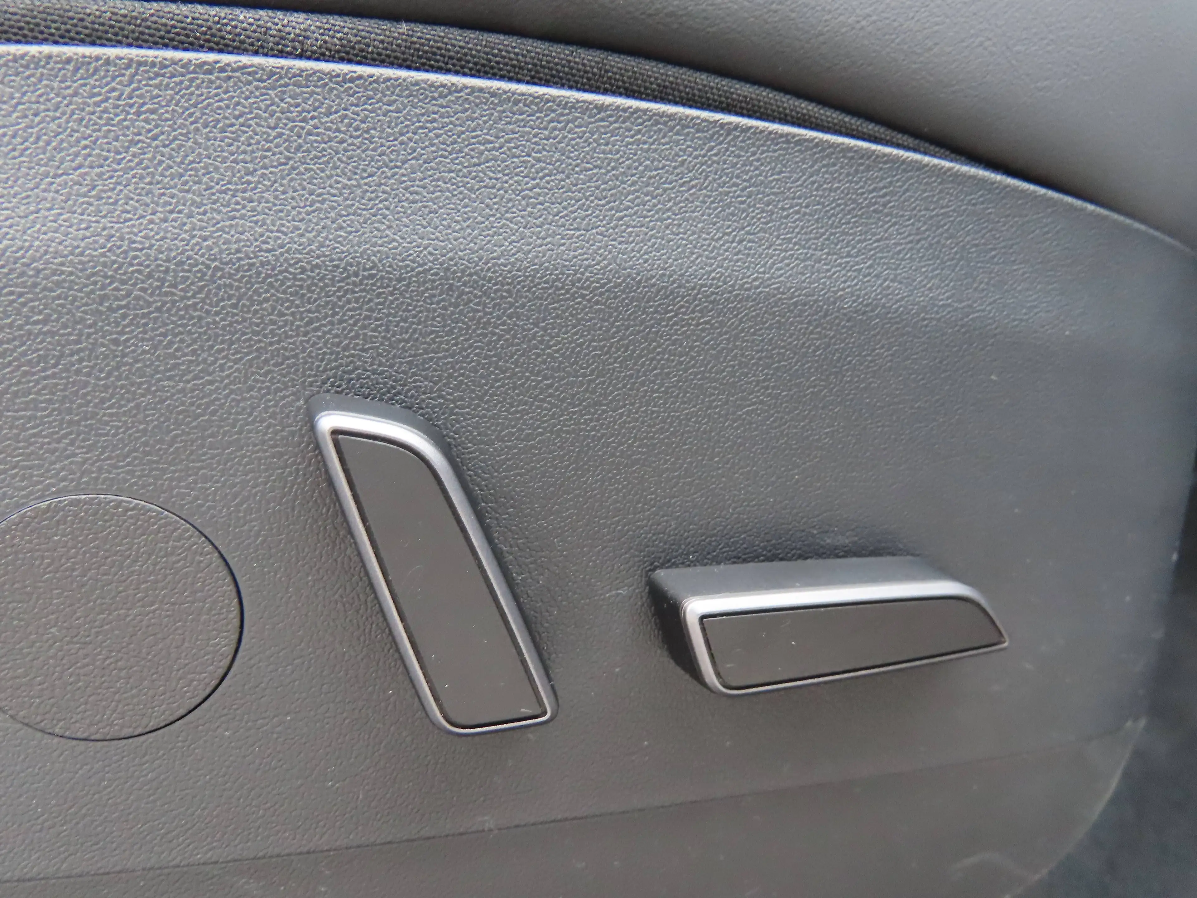 Tesla Model Y — photo 14