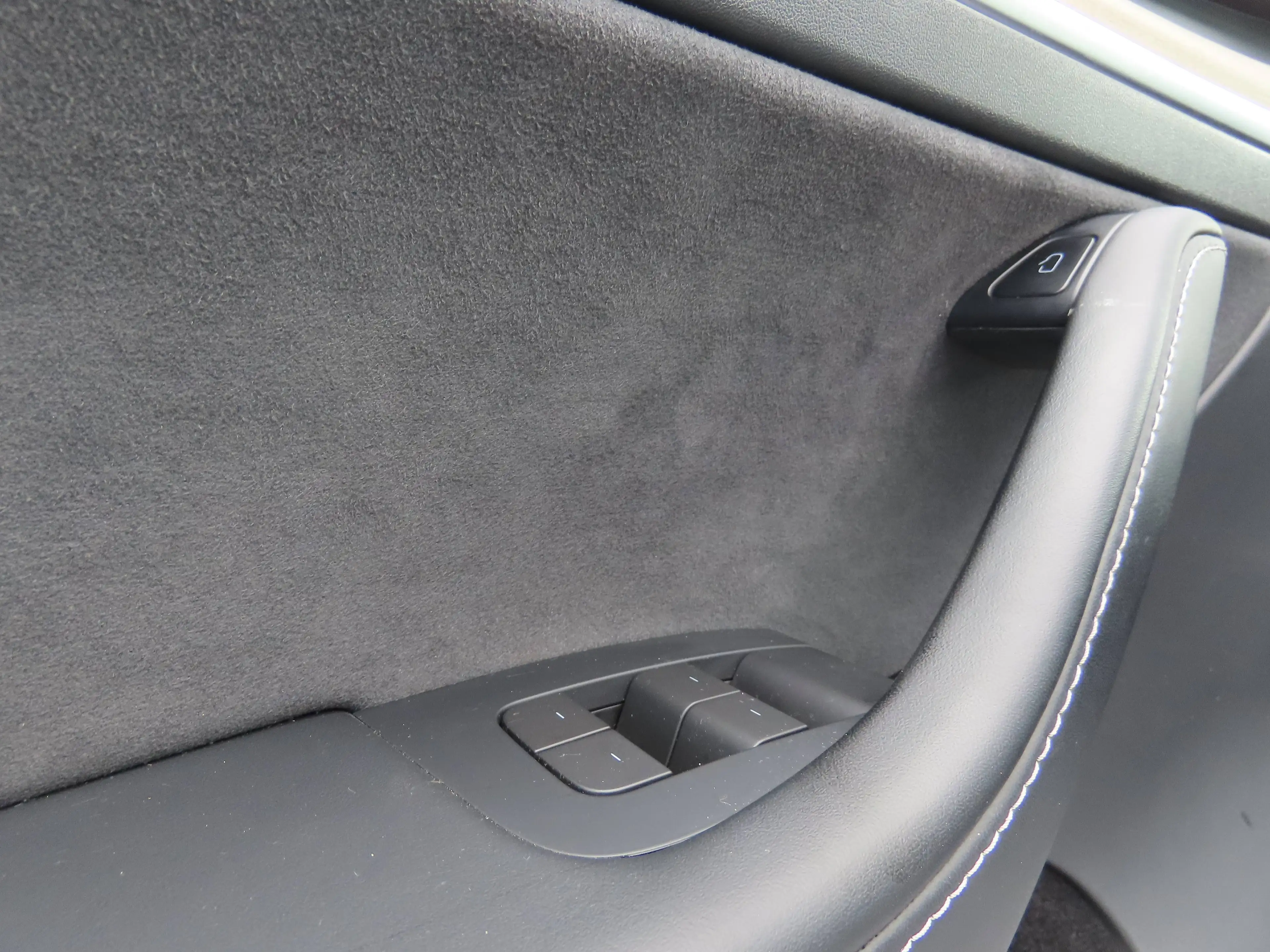 Tesla Model Y — photo 17
