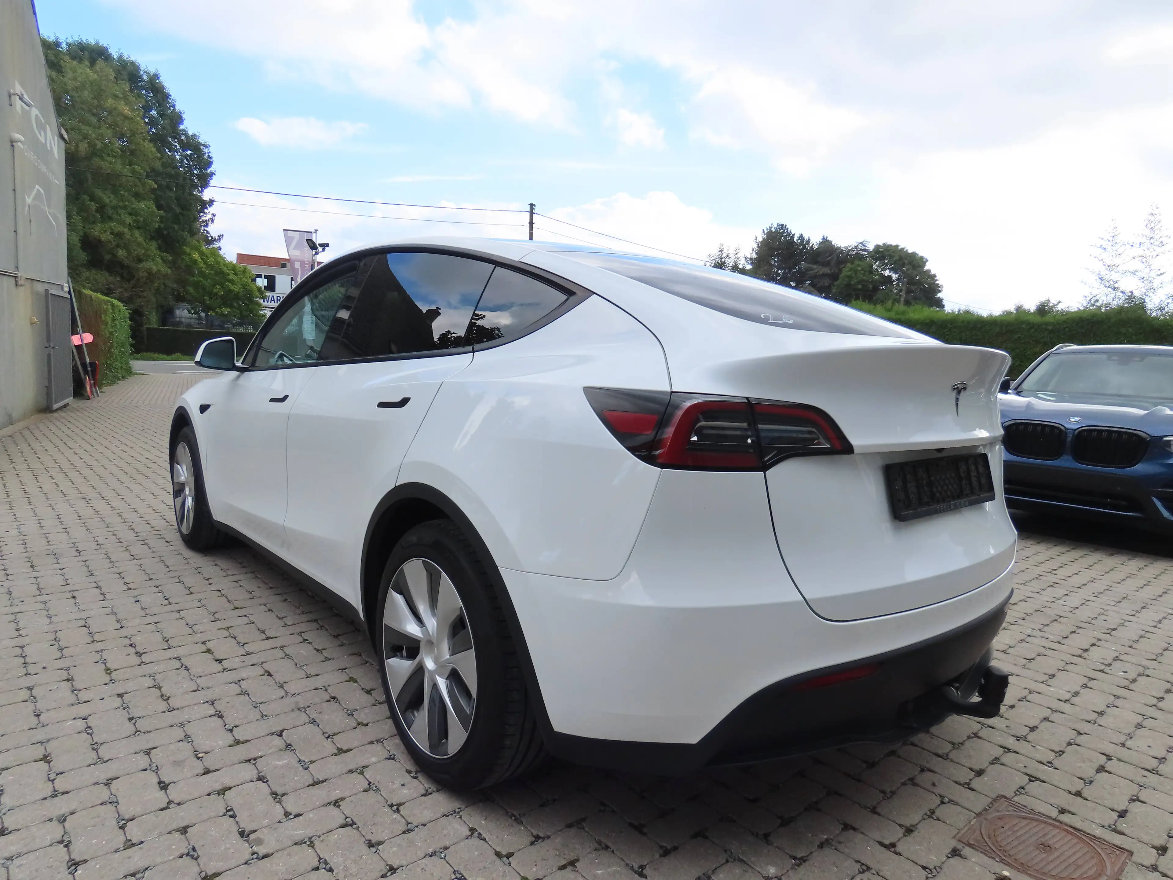 Tesla Model Y — photo 12