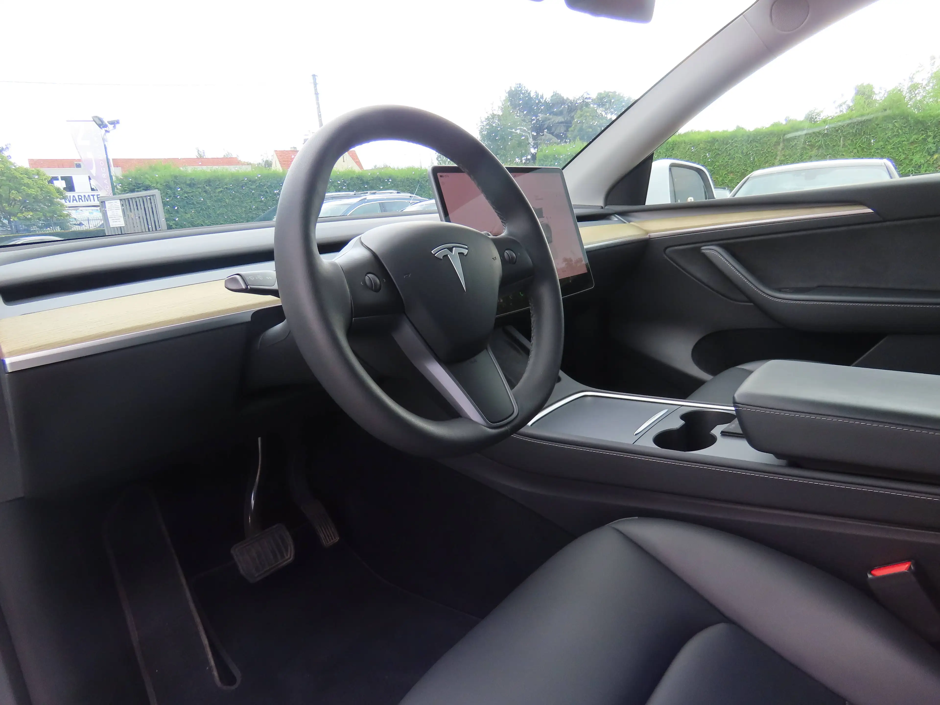 Tesla Model Y — photo 16