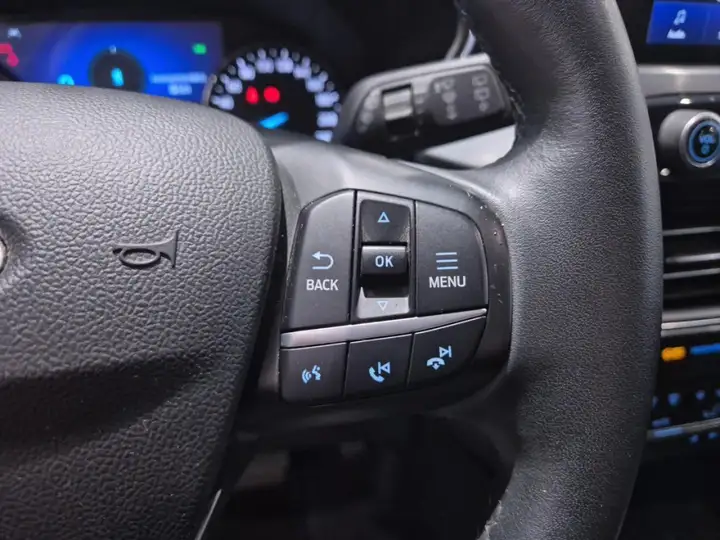 Ford Kuga 2021, foto 14