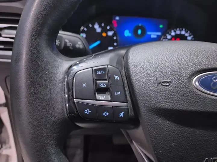 Ford Kuga 2021, foto 13