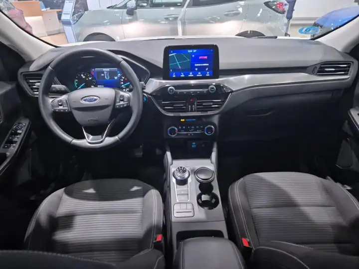Ford Kuga 2021, foto 10