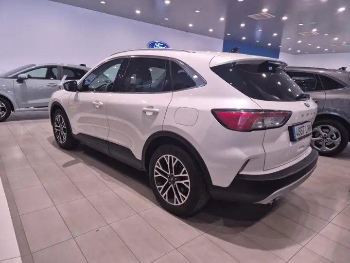 Ford Kuga 2021, foto 6