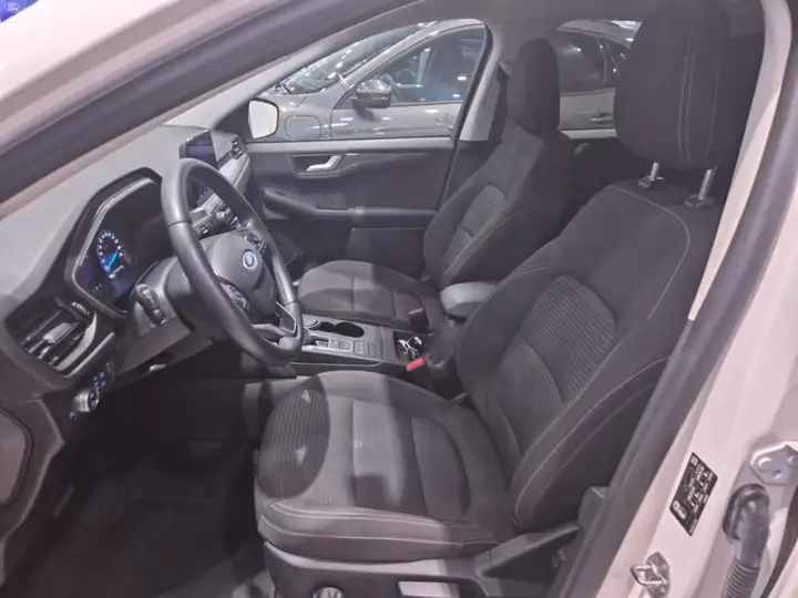 Ford Kuga 2021, foto 8