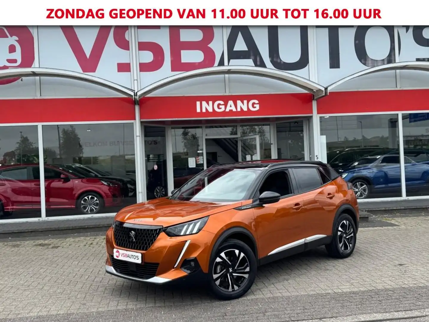 Peugeot 2008 1.2 PURETECH AUT. GT-LINE PANO-DAK NAVI CAMERA CAR Oranje - 1