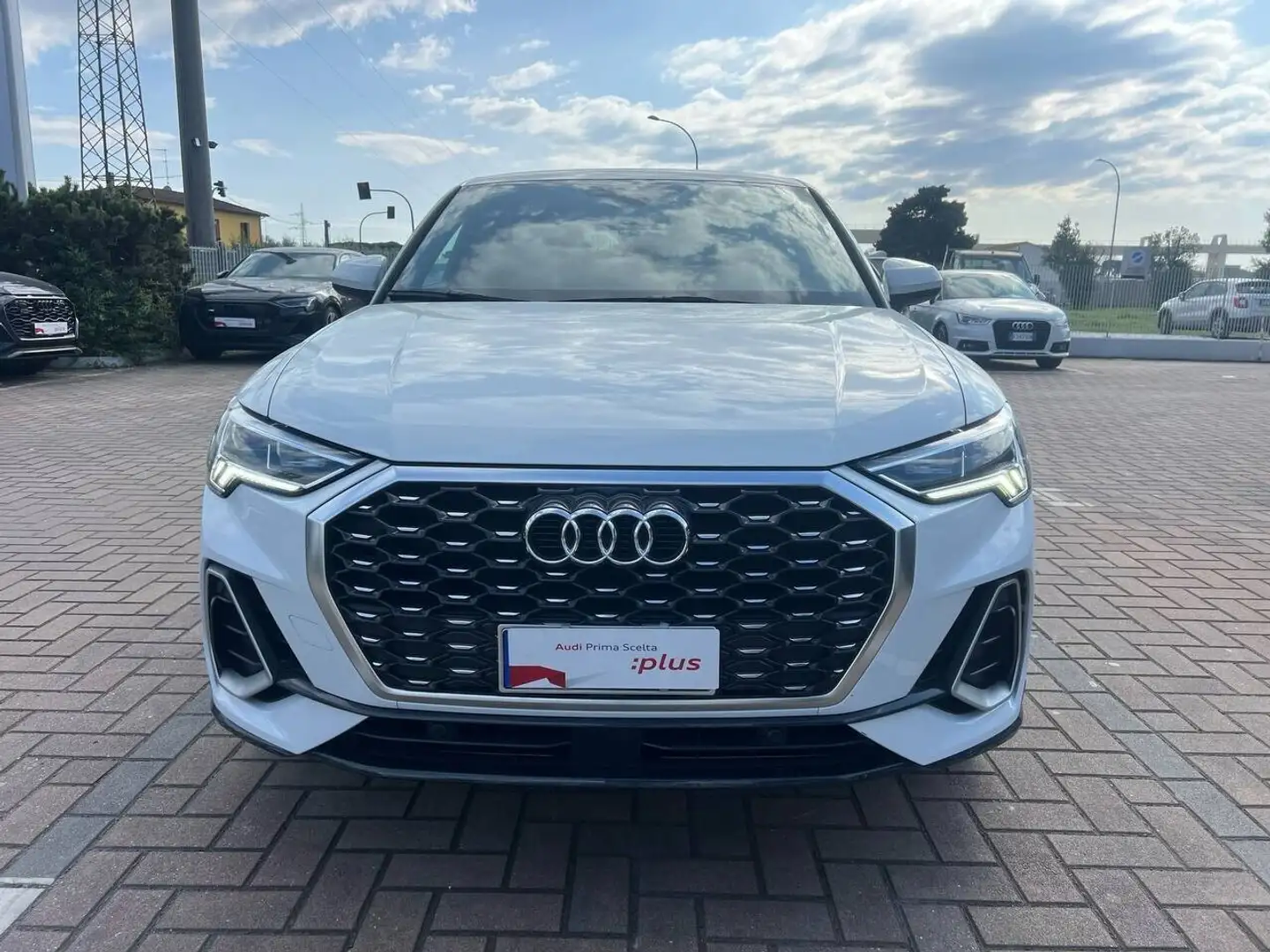 Audi Q3 Audi Q3 35 TDI S tronic Identity Black Weiß - 2