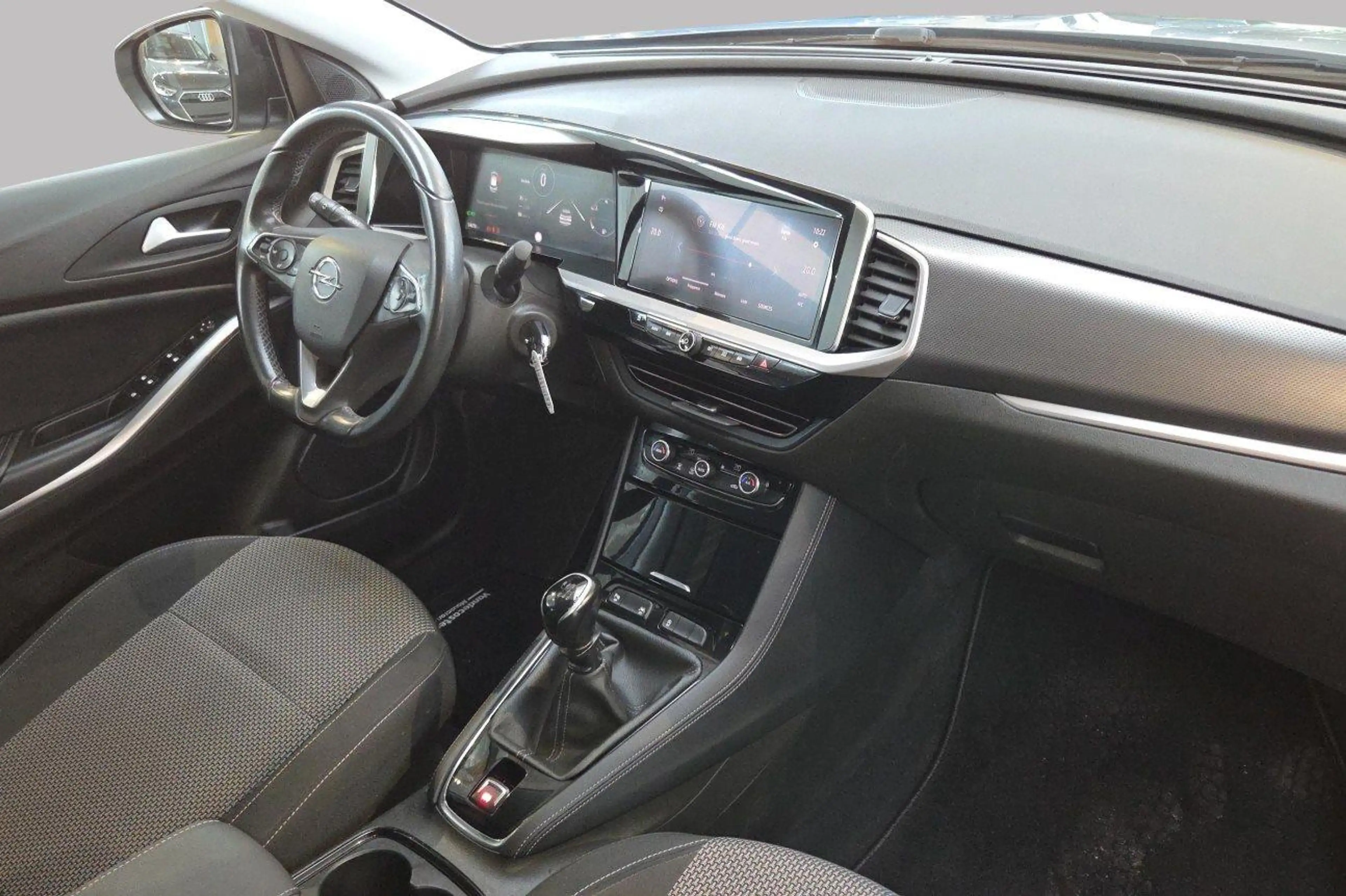 Opel Grandland Elegance — photo 2