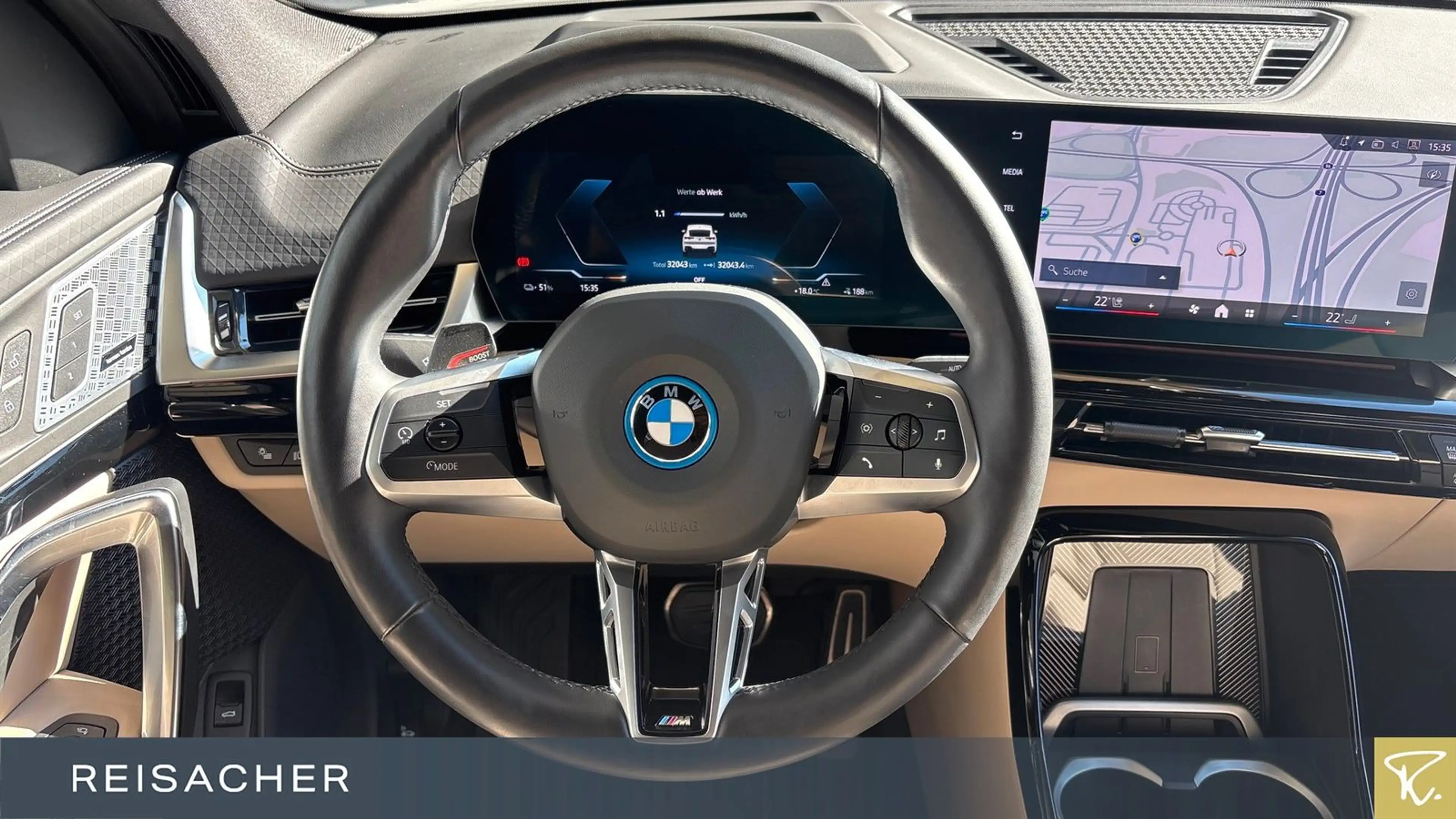 BMW iX2 A xDrive30 M-Sport PRO HUD ACC AktivSi LM19" — photo 5