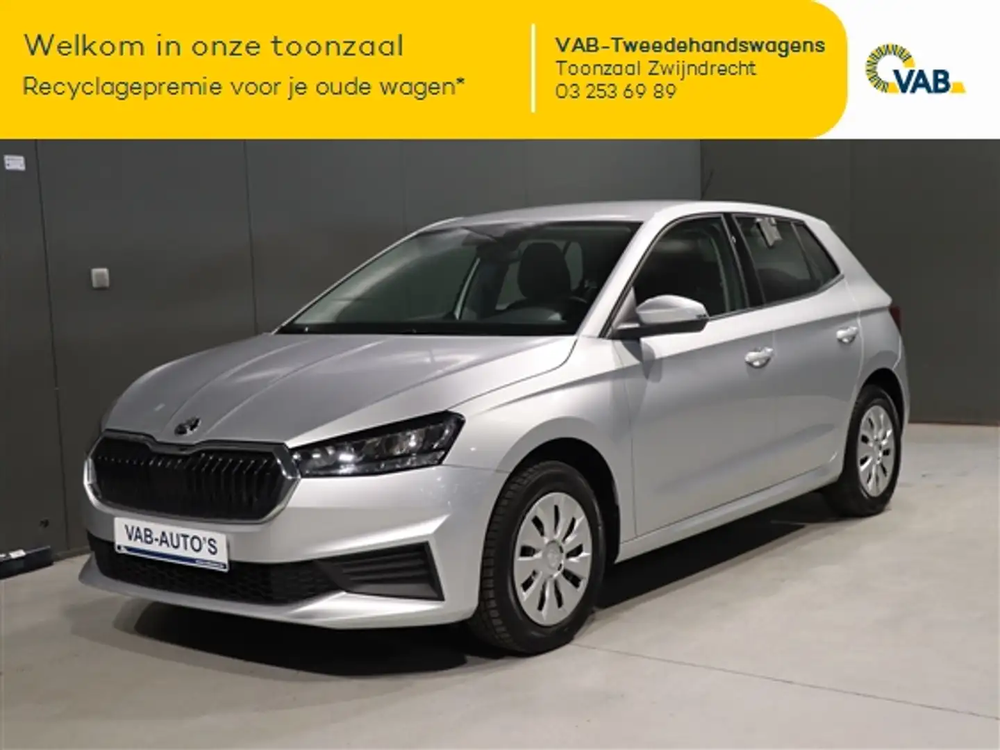 Skoda Fabia AMBITION dsg carplay dab led Plateado - 1