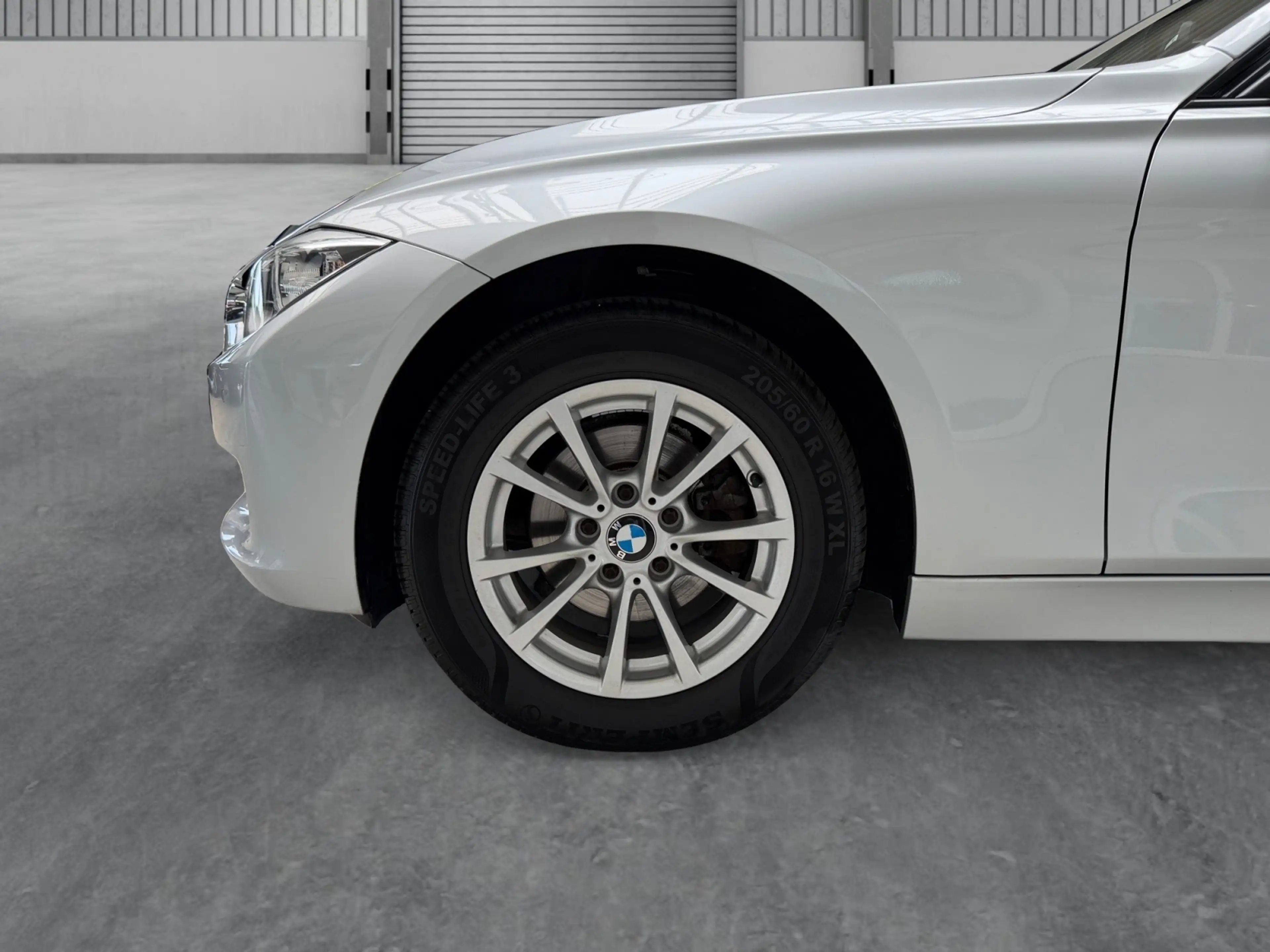 BMW 316 KLIMAAUTOMATIK+BI-XENON+EINPARKHILFE+ALU+TOP — photo 17