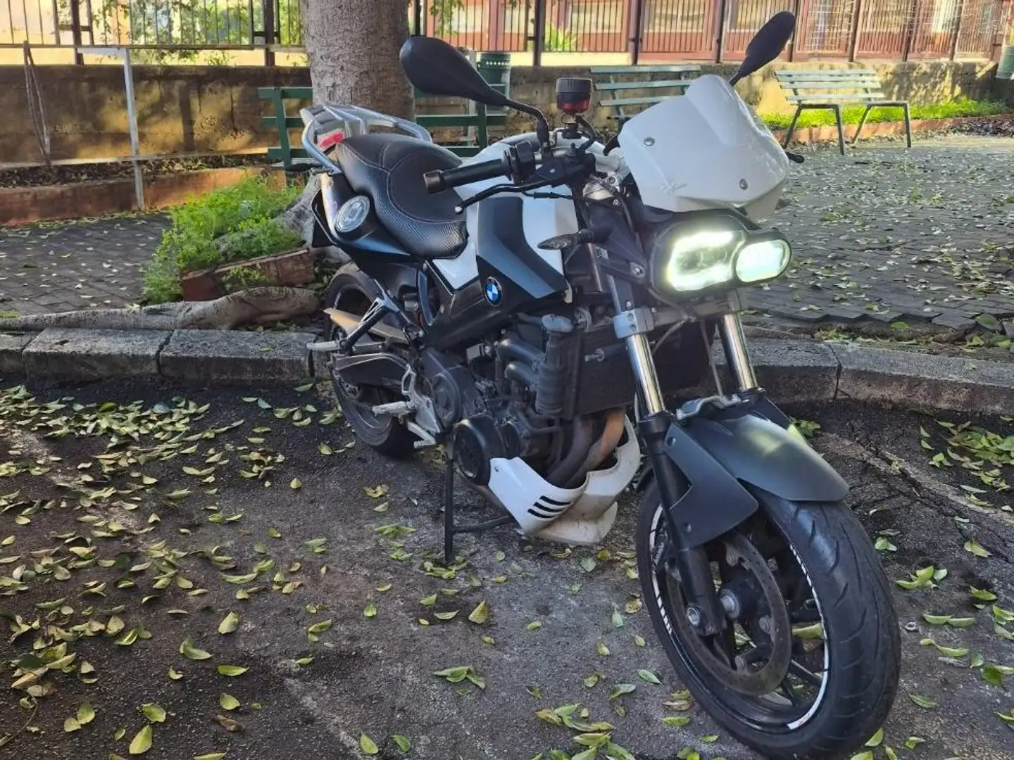 BMW F 800 R Biały - 2