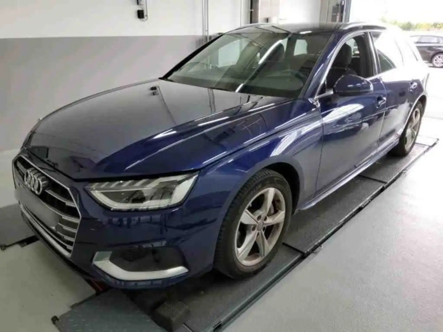Audi A4 40 TDI quattro AHK Leder ACC Kamera LED Blau - 2