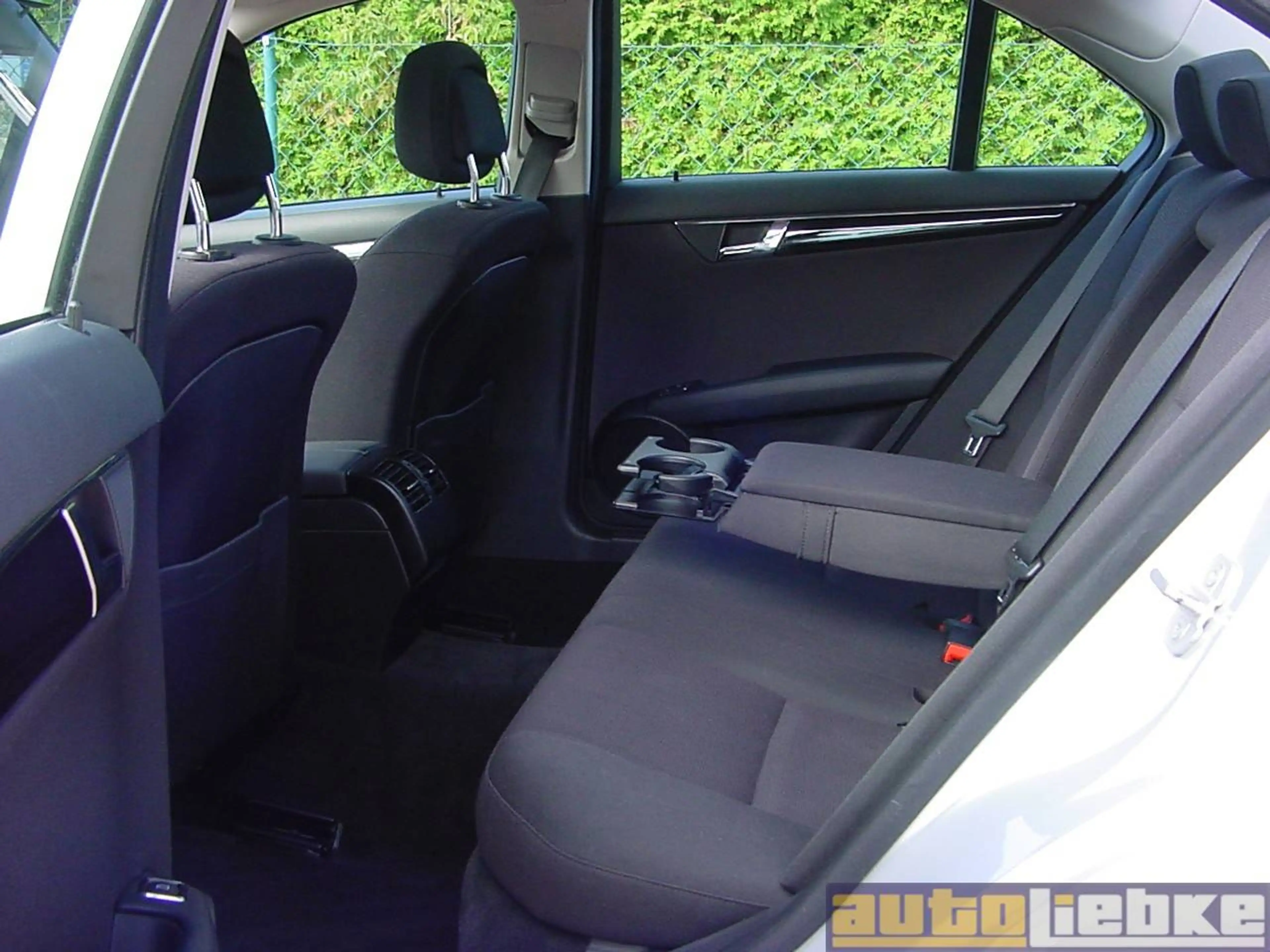 Mercedes-Benz C 180 KOMPR. AUT,NAVI-CO,SHZ,PTS,GRA,MB-SH! — photo 8