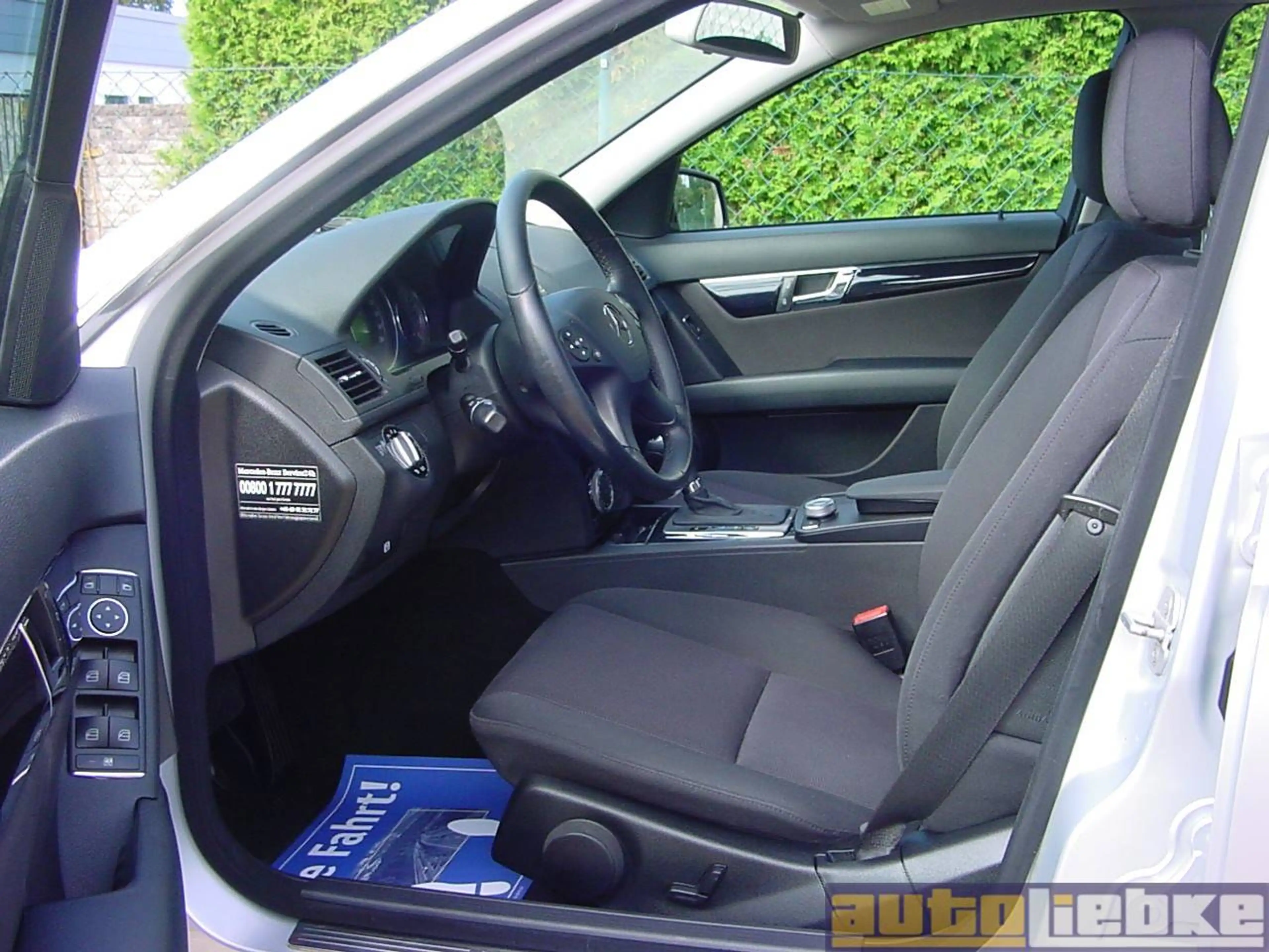 Mercedes-Benz C 180 KOMPR. AUT,NAVI-CO,SHZ,PTS,GRA,MB-SH! — photo 6