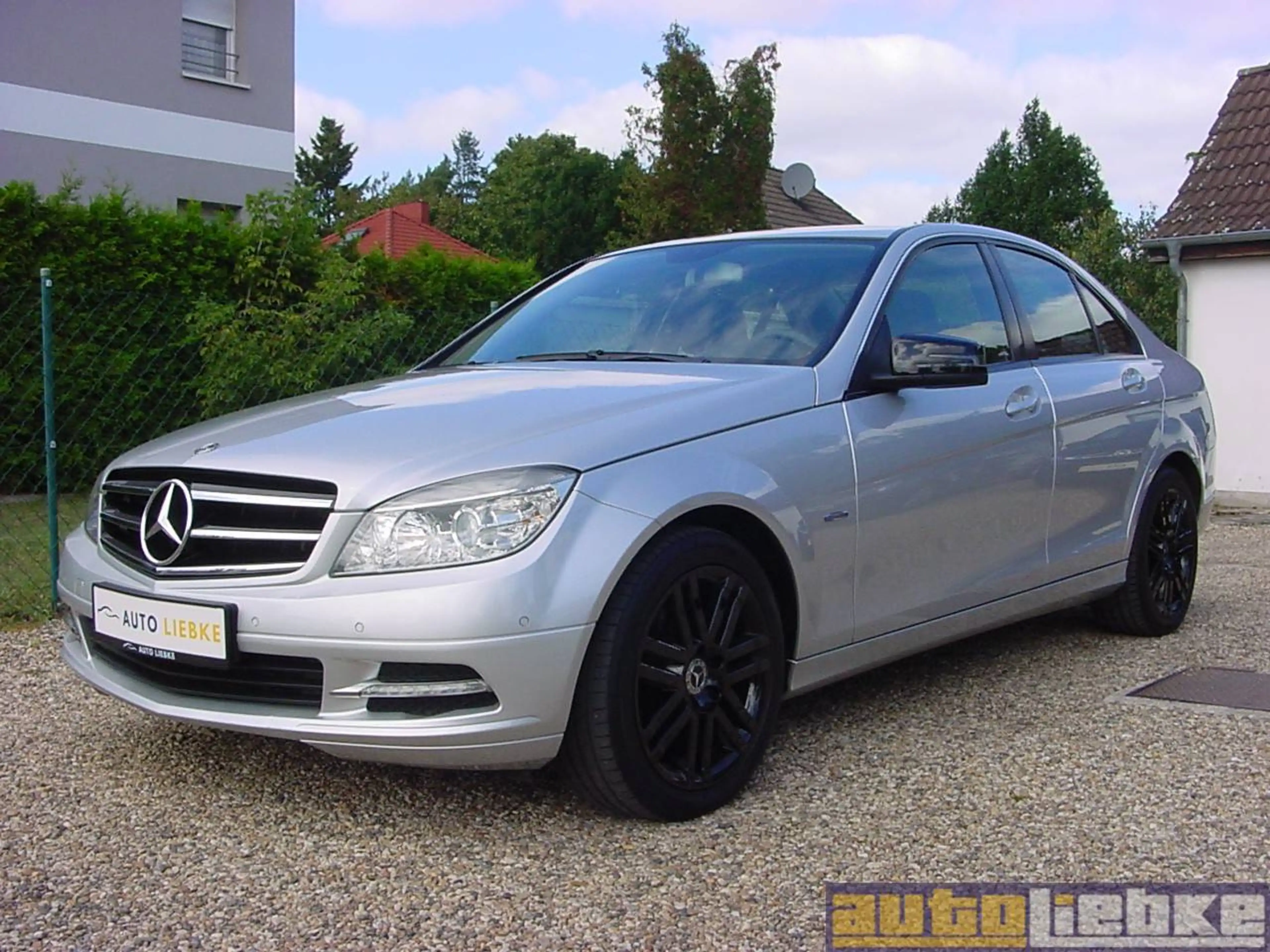 Mercedes-Benz C 180 KOMPR. AUT,NAVI-CO,SHZ,PTS,GRA,MB-SH!