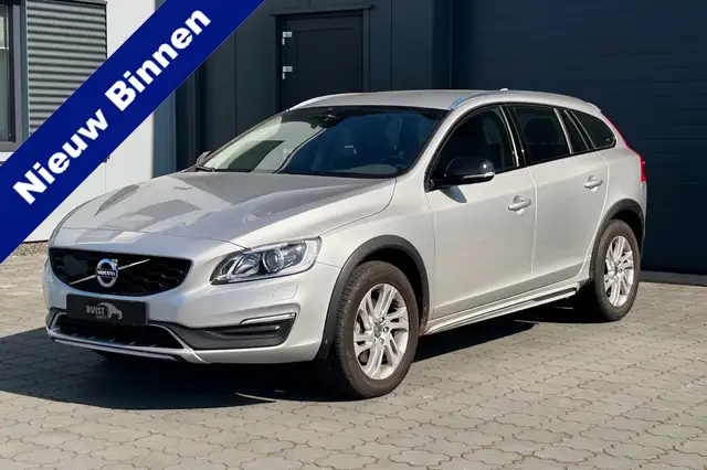 Volvo V60 Cross Country 2.0 T5 245pk Momentum XENON STANDKACHEL 74983KM! 2