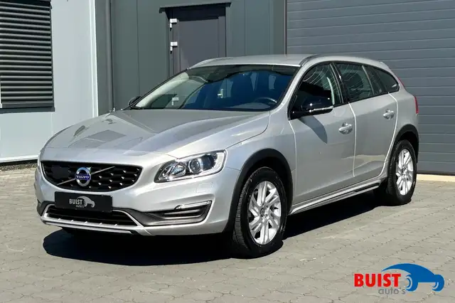 Volvo V60 Cross Country 2.0 T5 245pk Momentum XENON STANDKACHEL 74983KM! 2