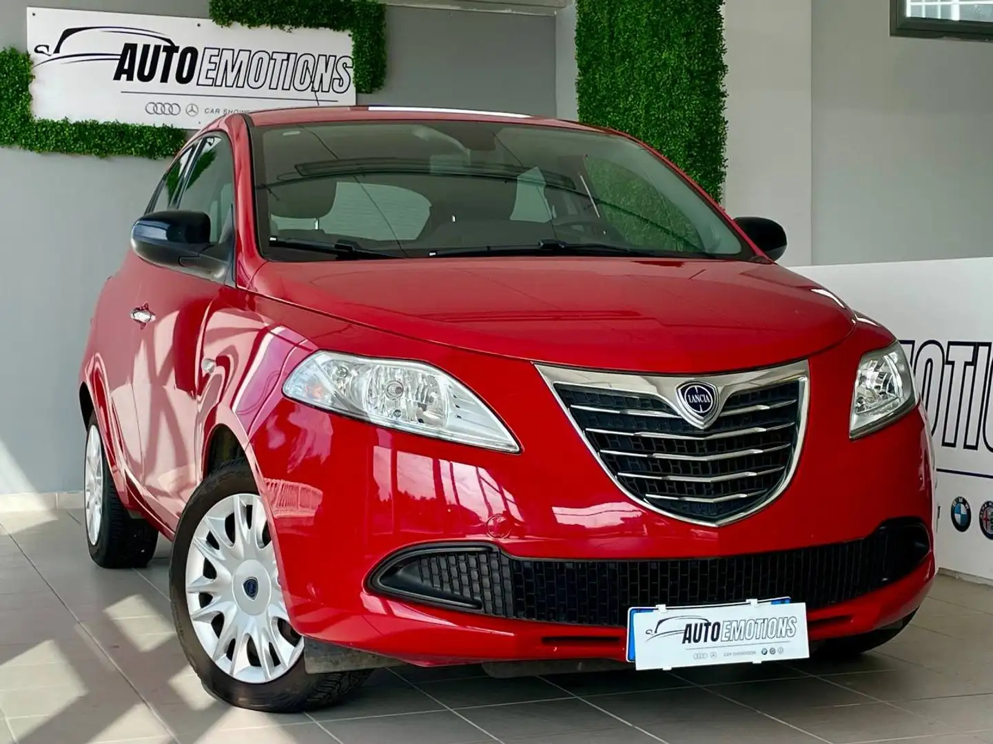 Lancia Ypsilon Ypsilon 1.2 8v Platinum 69cv Rosso - 1