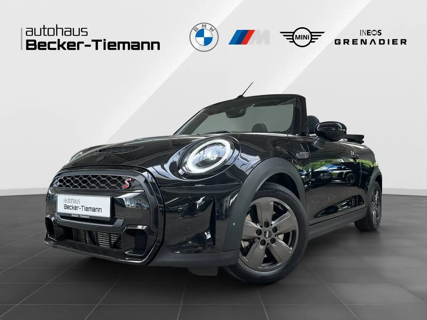 MINI Cooper S Cabrio Cooper S Cabrio Essential Trim Connect/ Komfortpak Zwart - 1