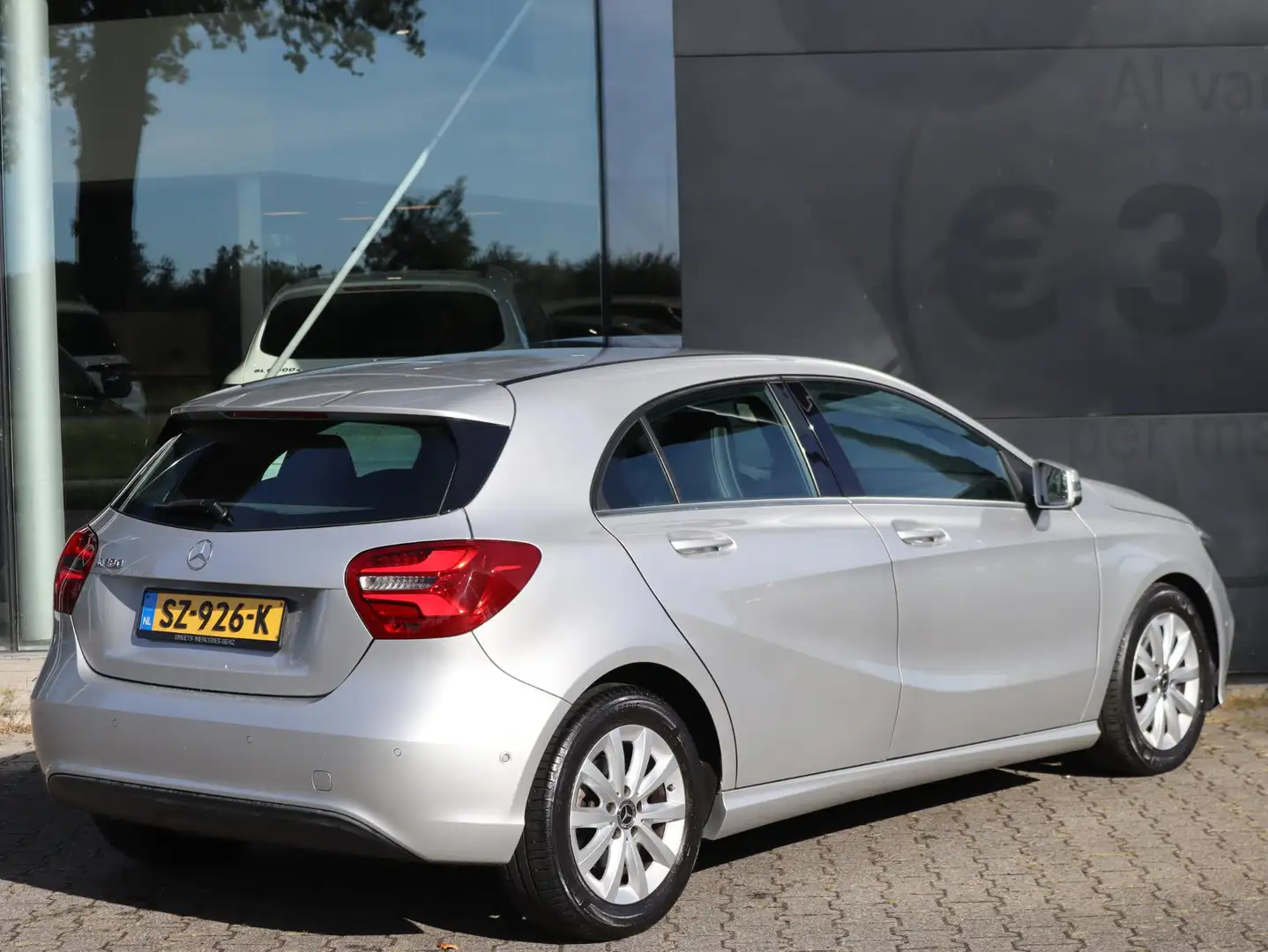 Mercedes-Benz A 180 Business Solution Grijs - 2