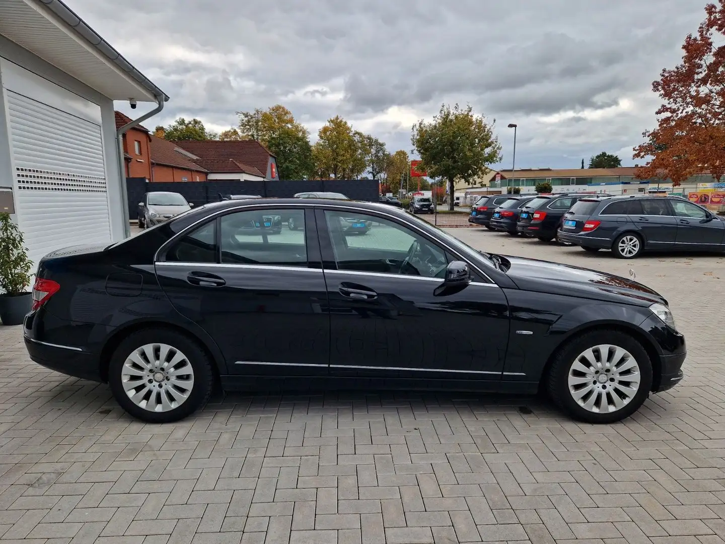 Mercedes-Benz C 180 Limo Kompressor+Automatik+Navi+Scheckheft Schwarz - 2