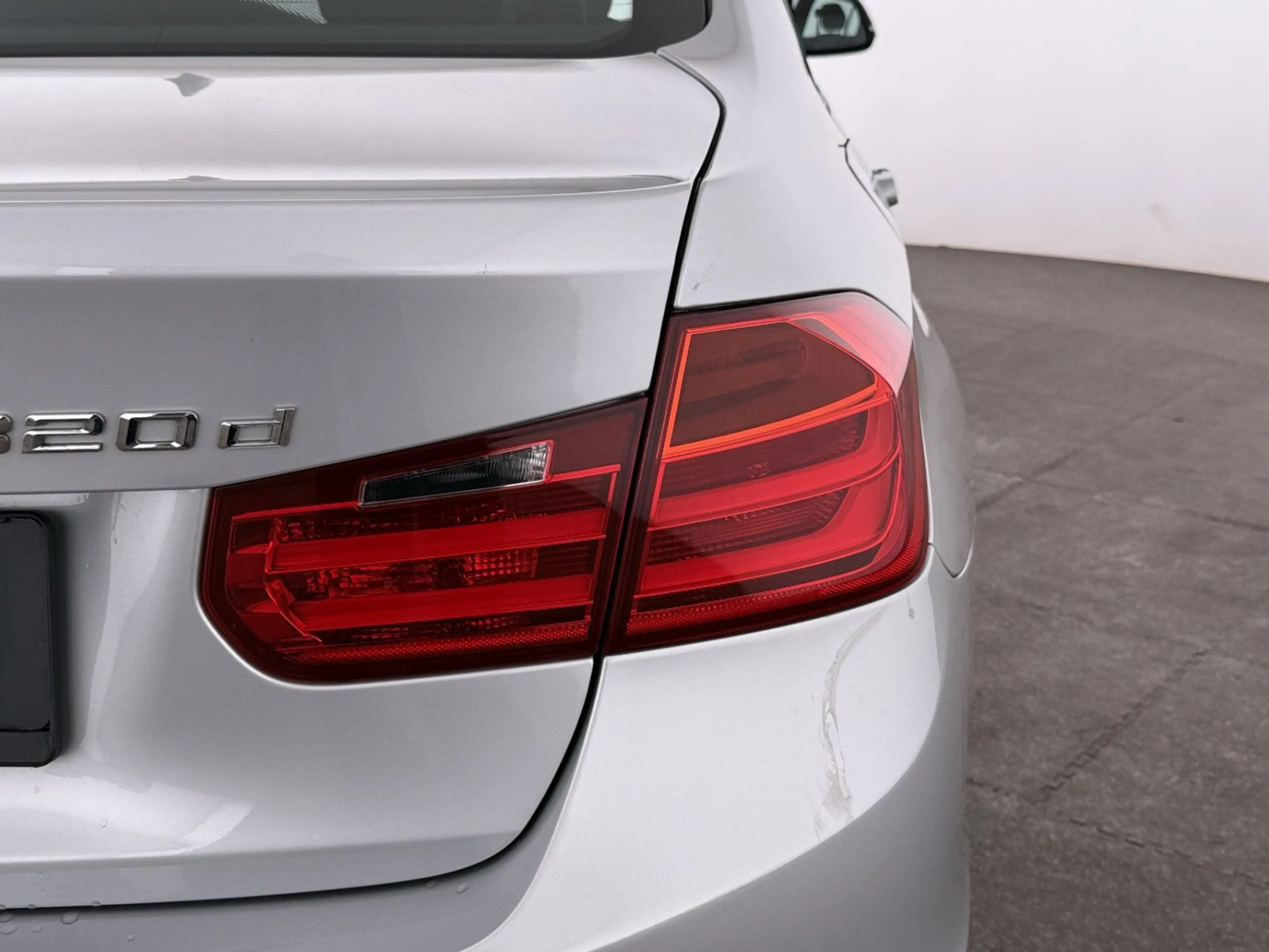 BMW 320 d Sport Aut XENON HEAD-UP H&K LEDER NAVI TEMP — photo 12