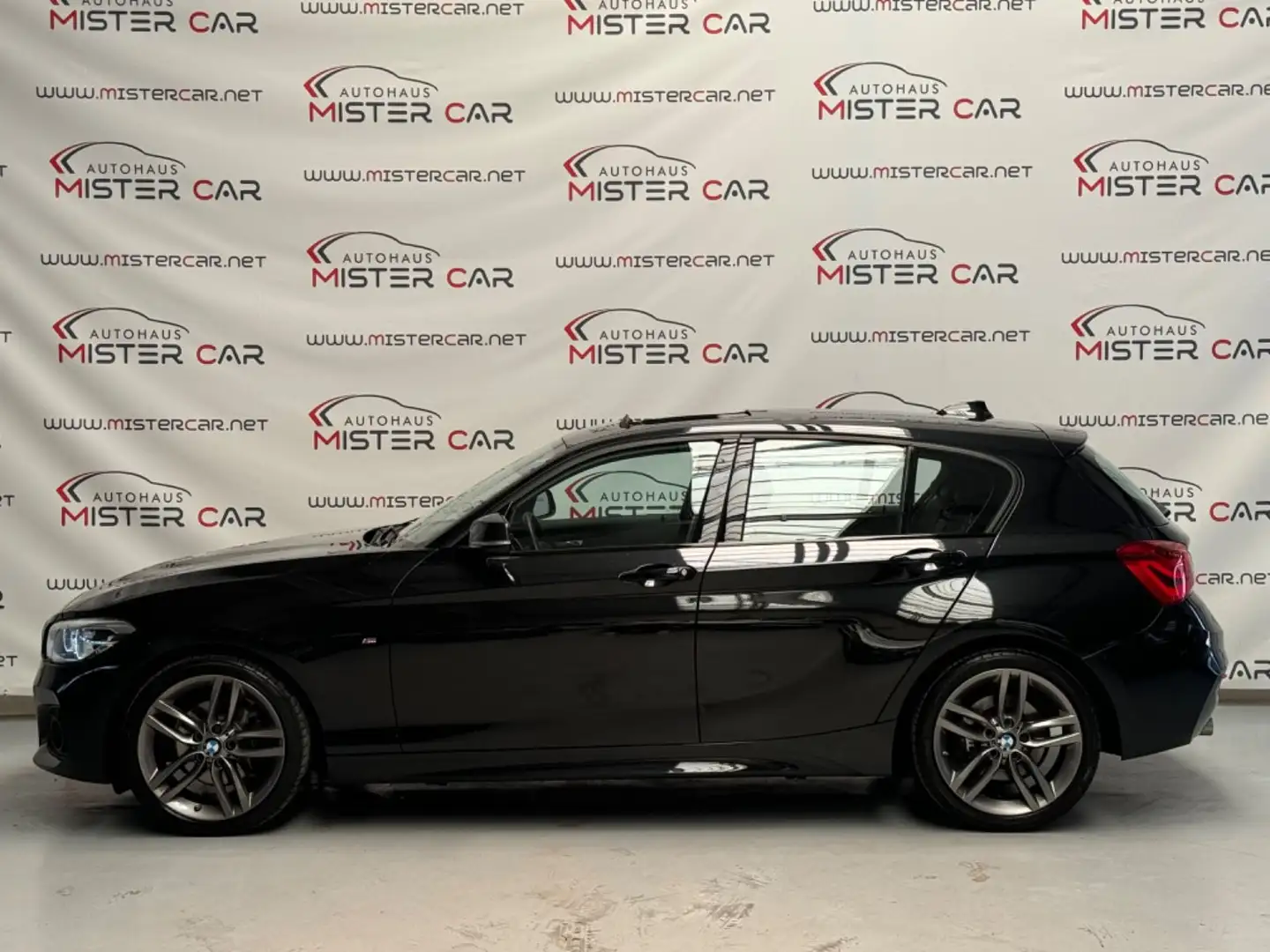 BMW 120 d M Sport GSHD/LED/NAVI/H&K/KEY/MEMORY/18 Schwarz - 2