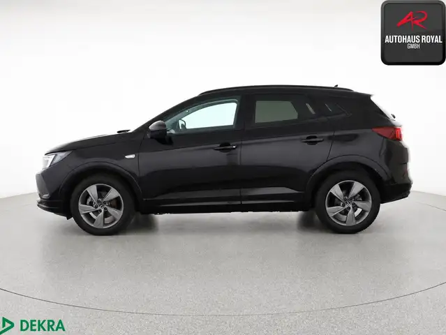 Opel Grandland X view 2