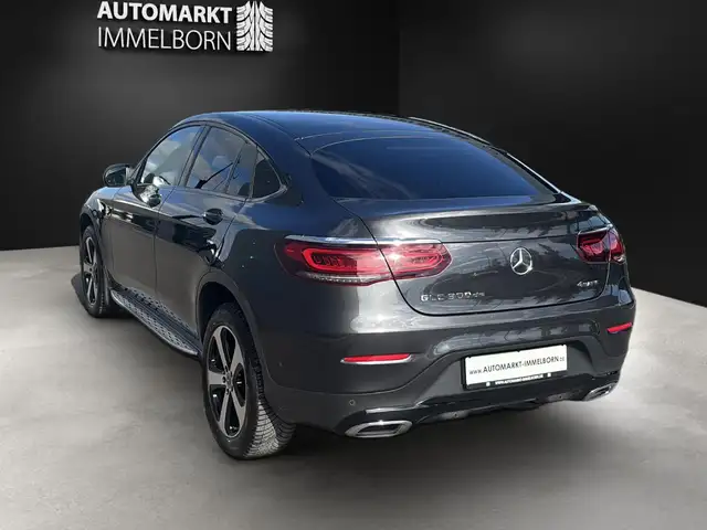 Mercedes-Benz GLC view 4