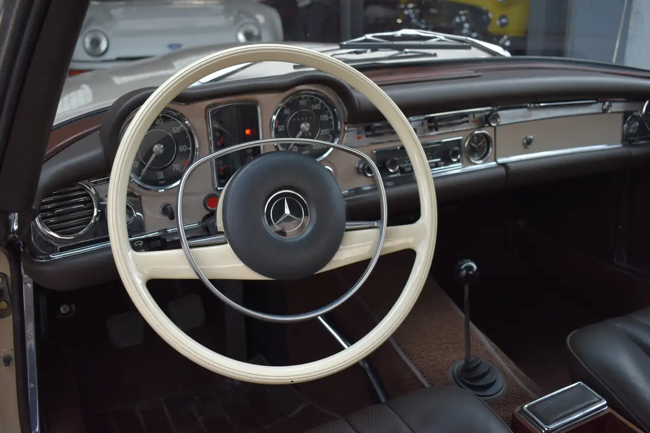 Mercedes-Benz SL 280 Pagode, foto 12