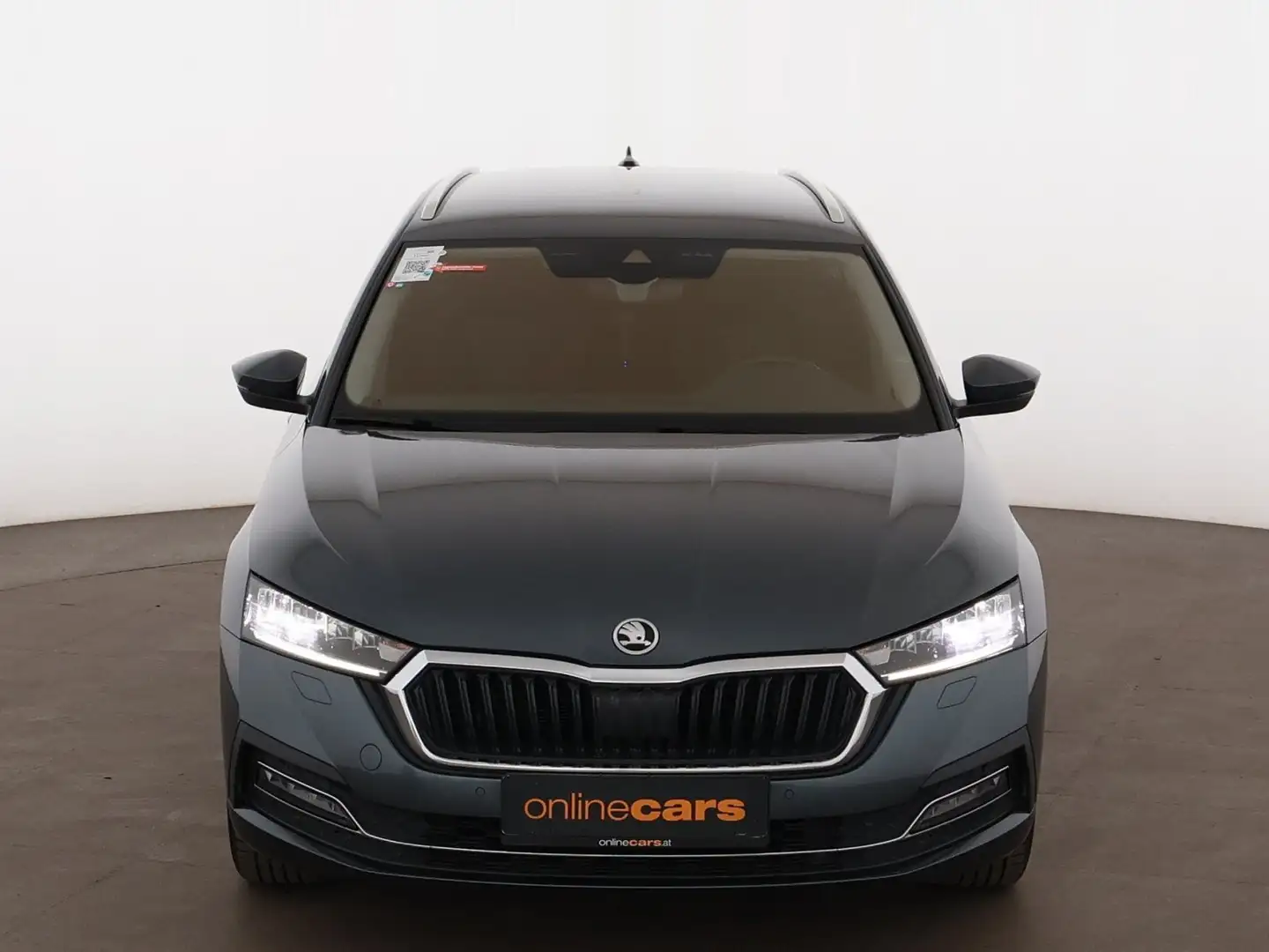 Skoda Octavia Combi 2.0 TDI Ambition Aut LED RADAR NAVI Grau - 2
