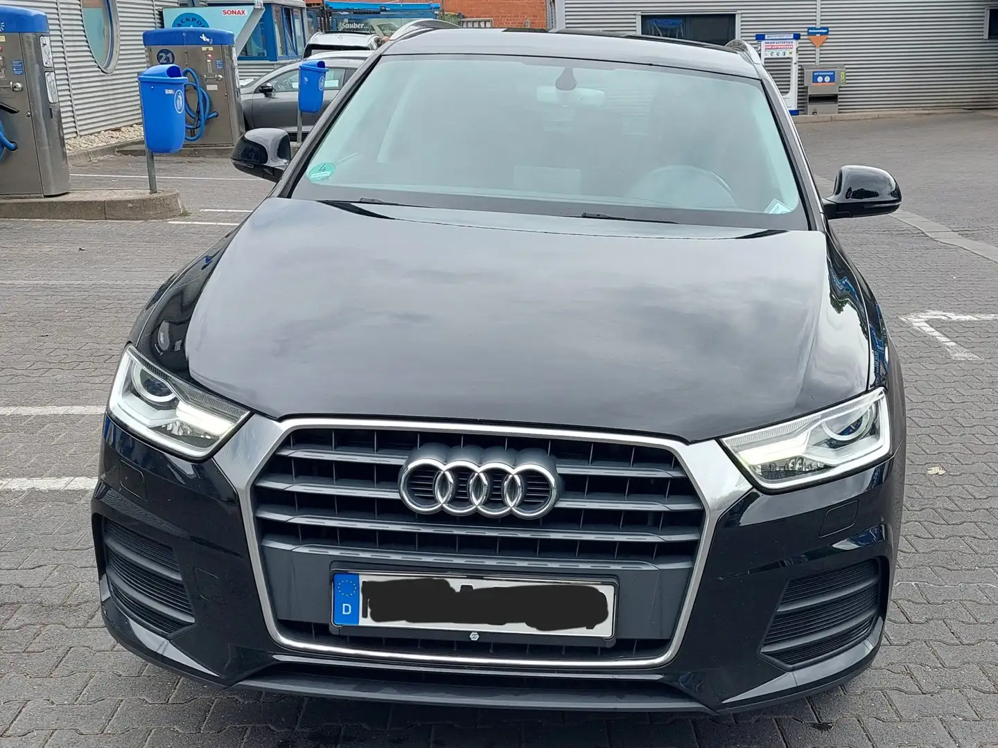 Audi Q3 2.0 TDI Schwarz - 2