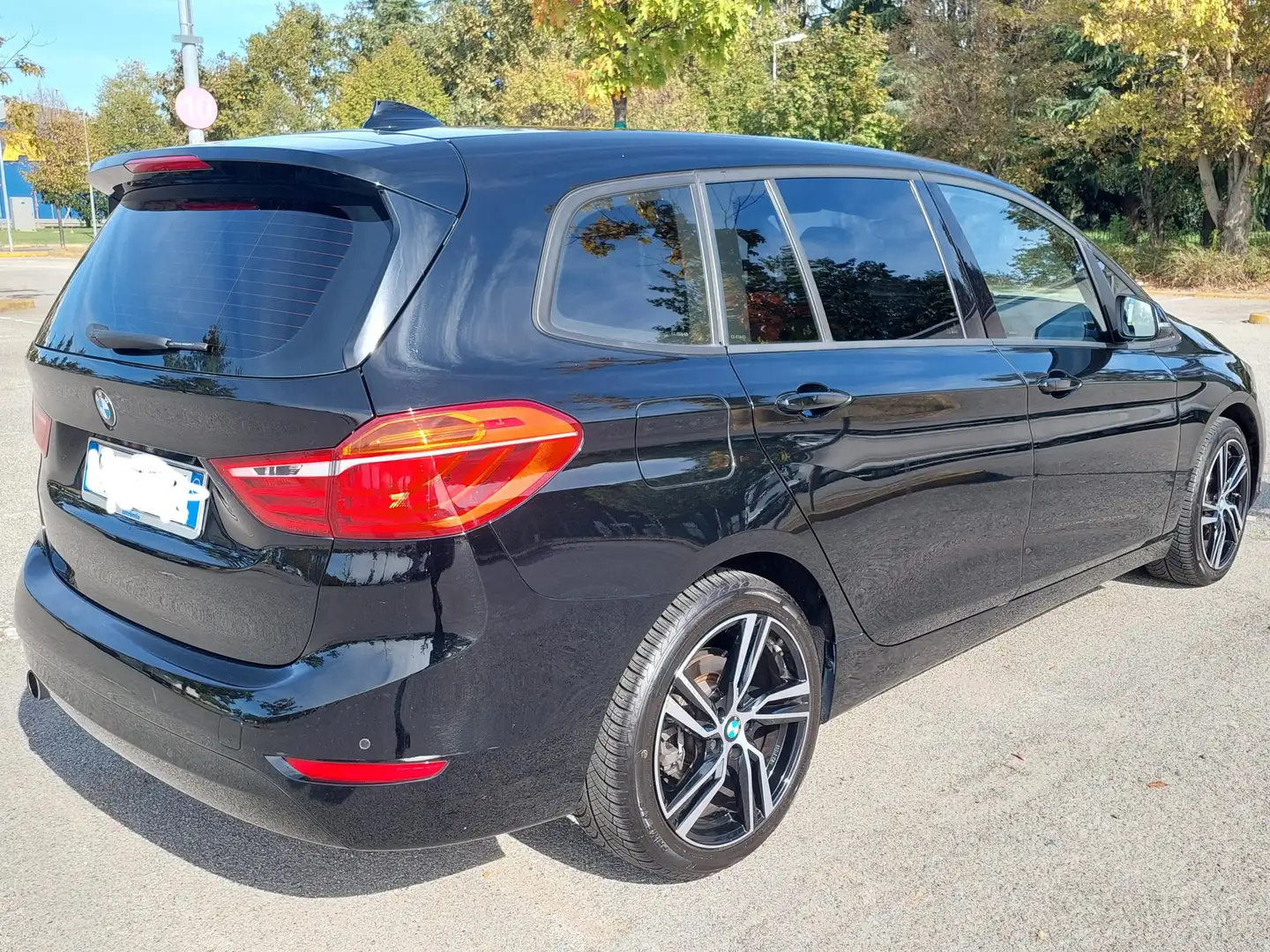 BMW 214 Serie 2 F46 2015 Gran Tourer 214d Luxury Nero - 2