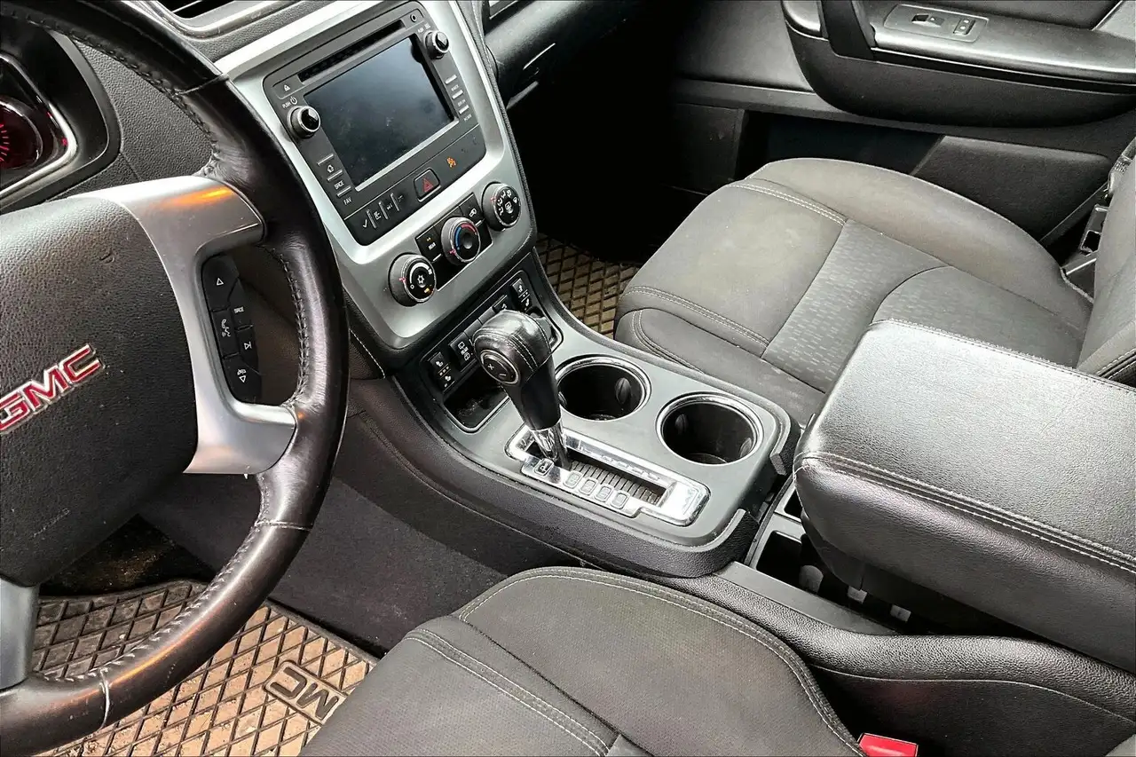 GMC Acadia снимка GMC Acadia