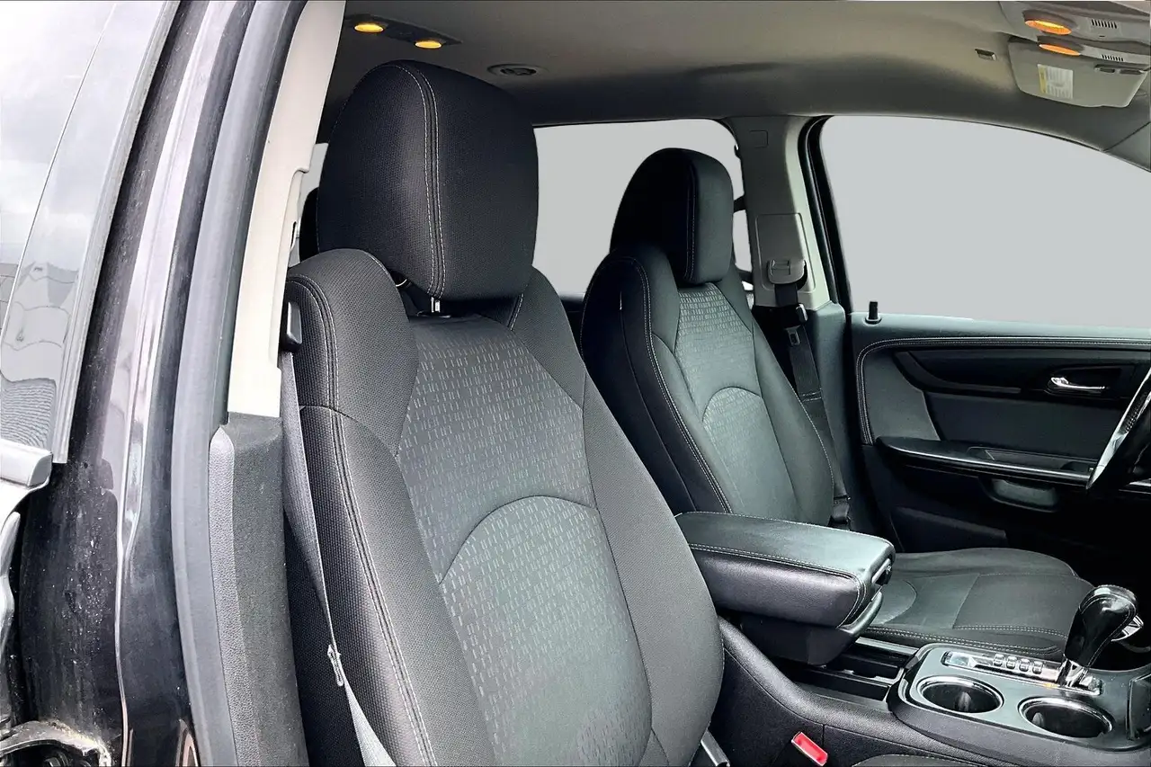 GMC Acadia снимка GMC Acadia
