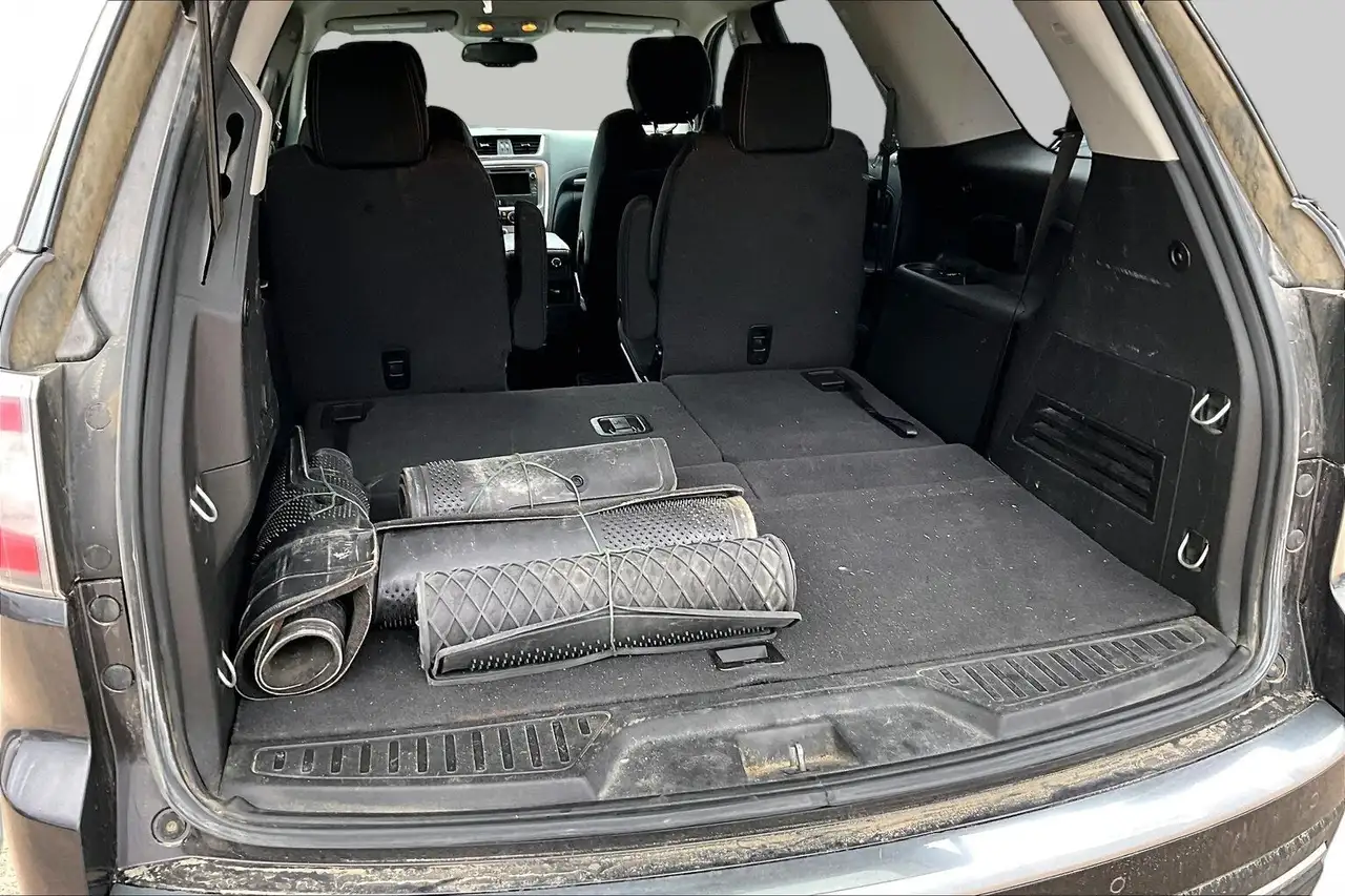 GMC Acadia снимка GMC Acadia